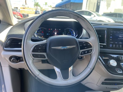 2017 Chrysler Pacifica Hybrid Platinum