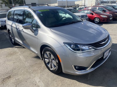 2017 Chrysler Pacifica Hybrid Platinum