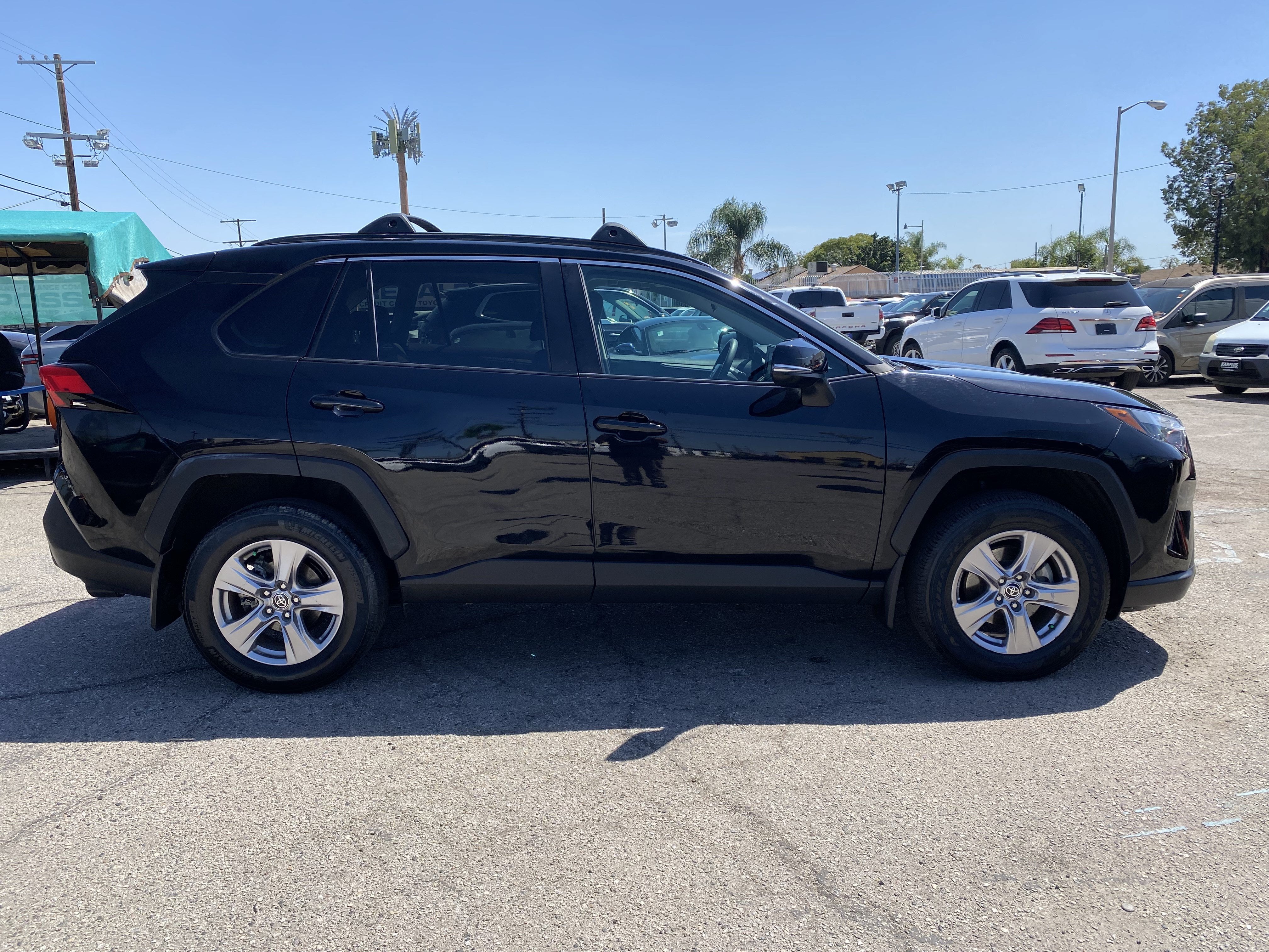 2022 Toyota RAV4 XLE FWD