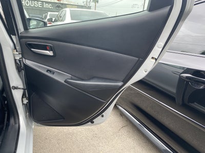 2019 Toyota Yaris Sedan LE