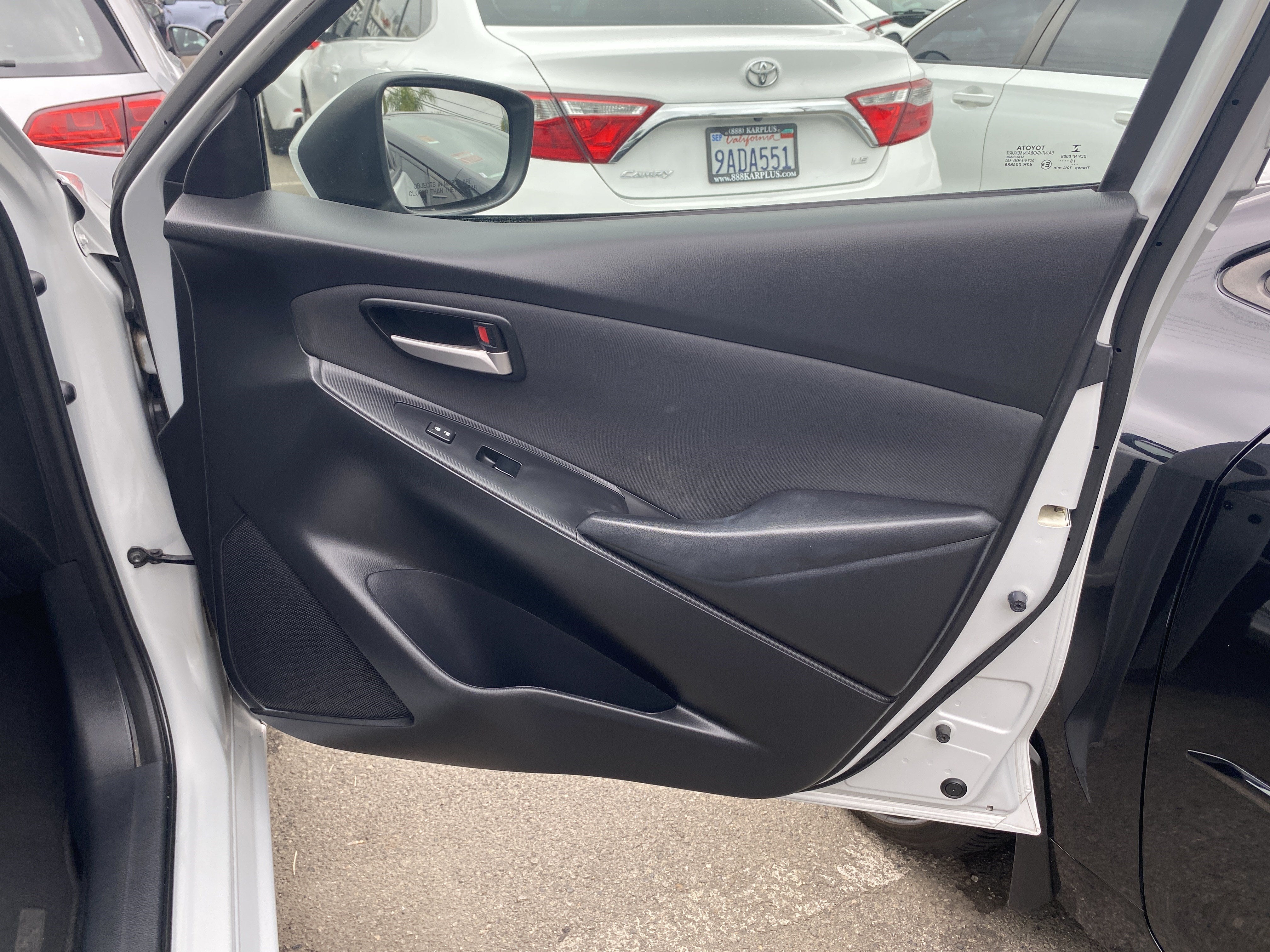2019 Toyota Yaris Sedan LE