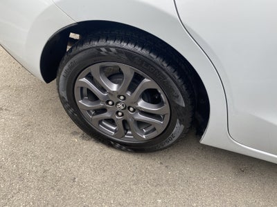 2019 Toyota Yaris Sedan LE