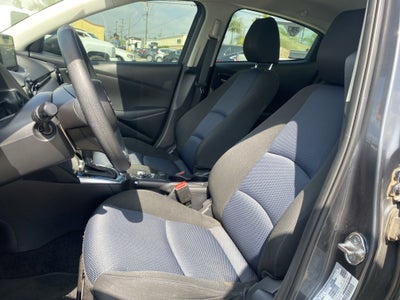 2020 Toyota Yaris Sedan LE