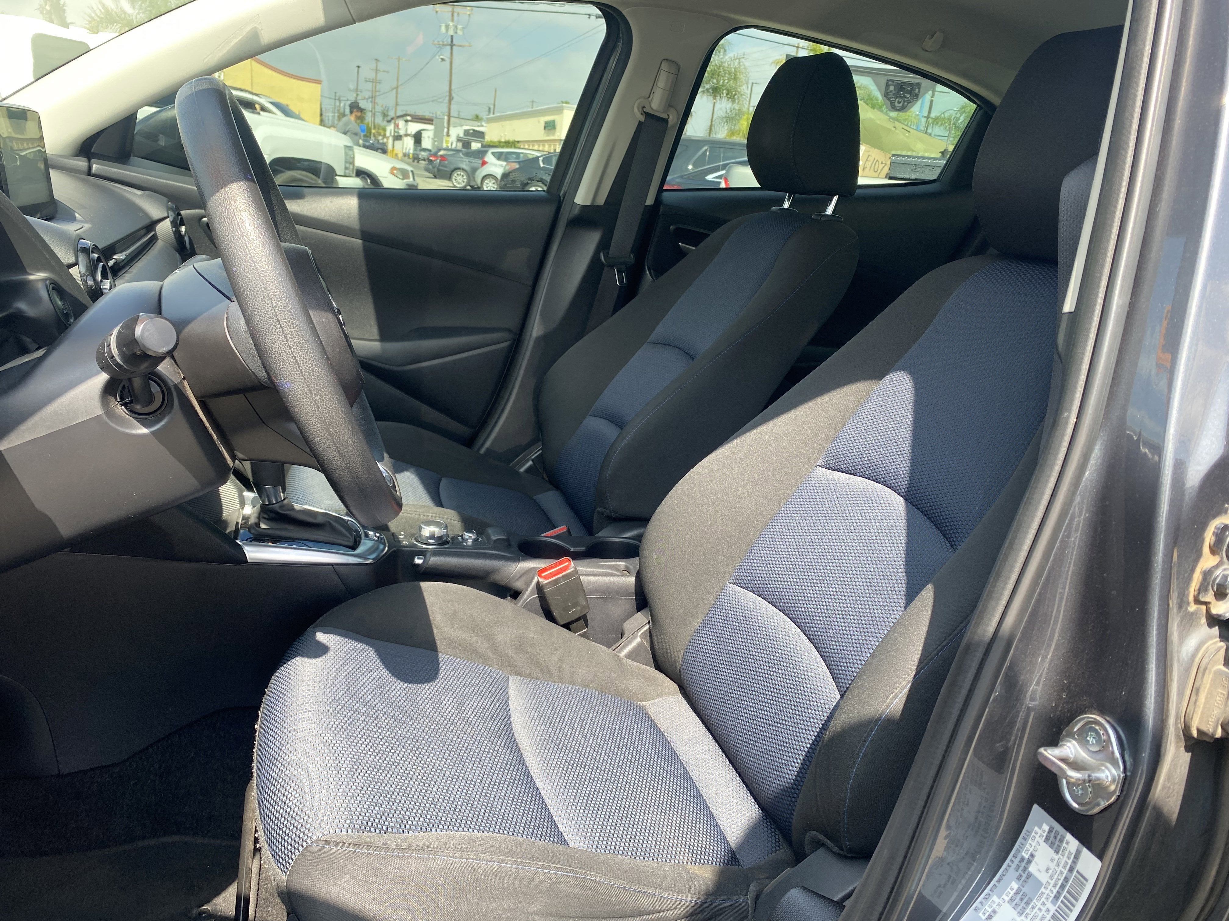 2020 Toyota Yaris Sedan LE