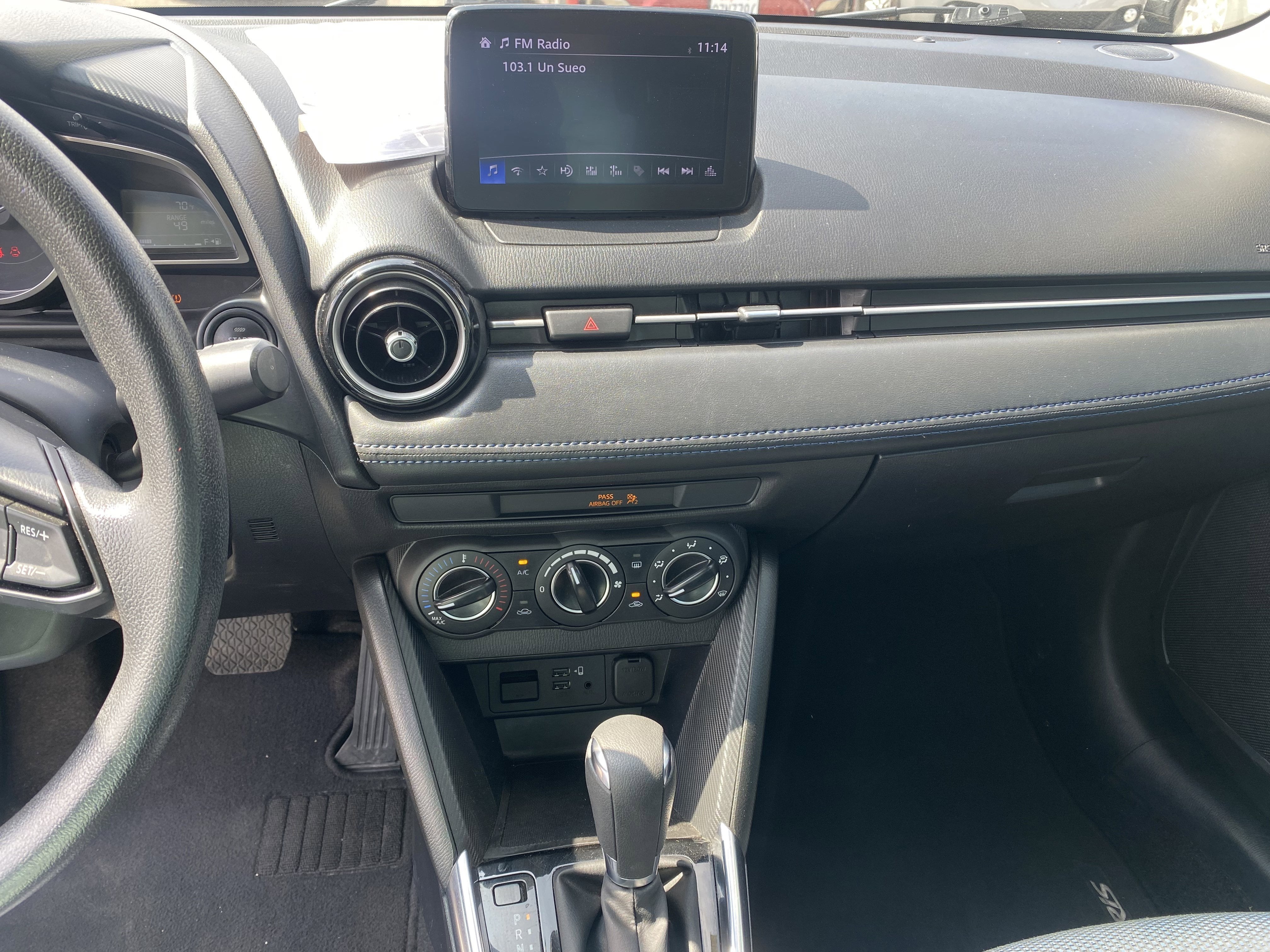 2020 Toyota Yaris Sedan LE