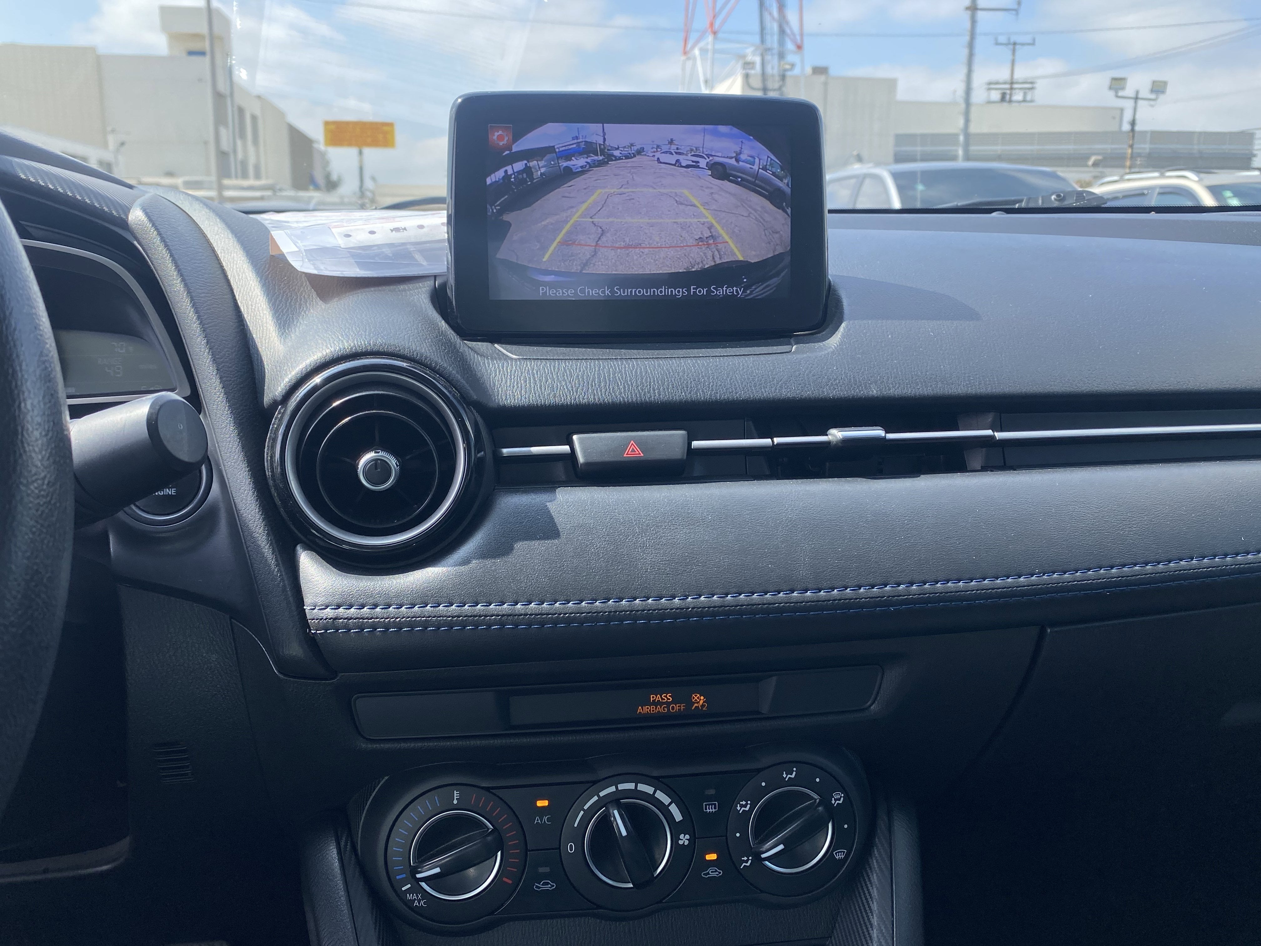 2020 Toyota Yaris Sedan LE