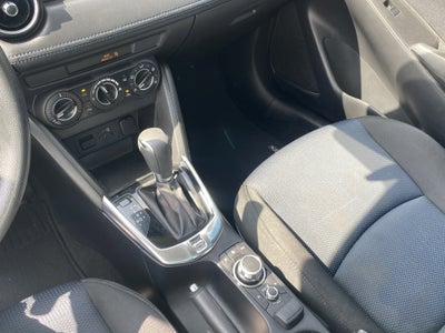 2020 Toyota Yaris Sedan LE