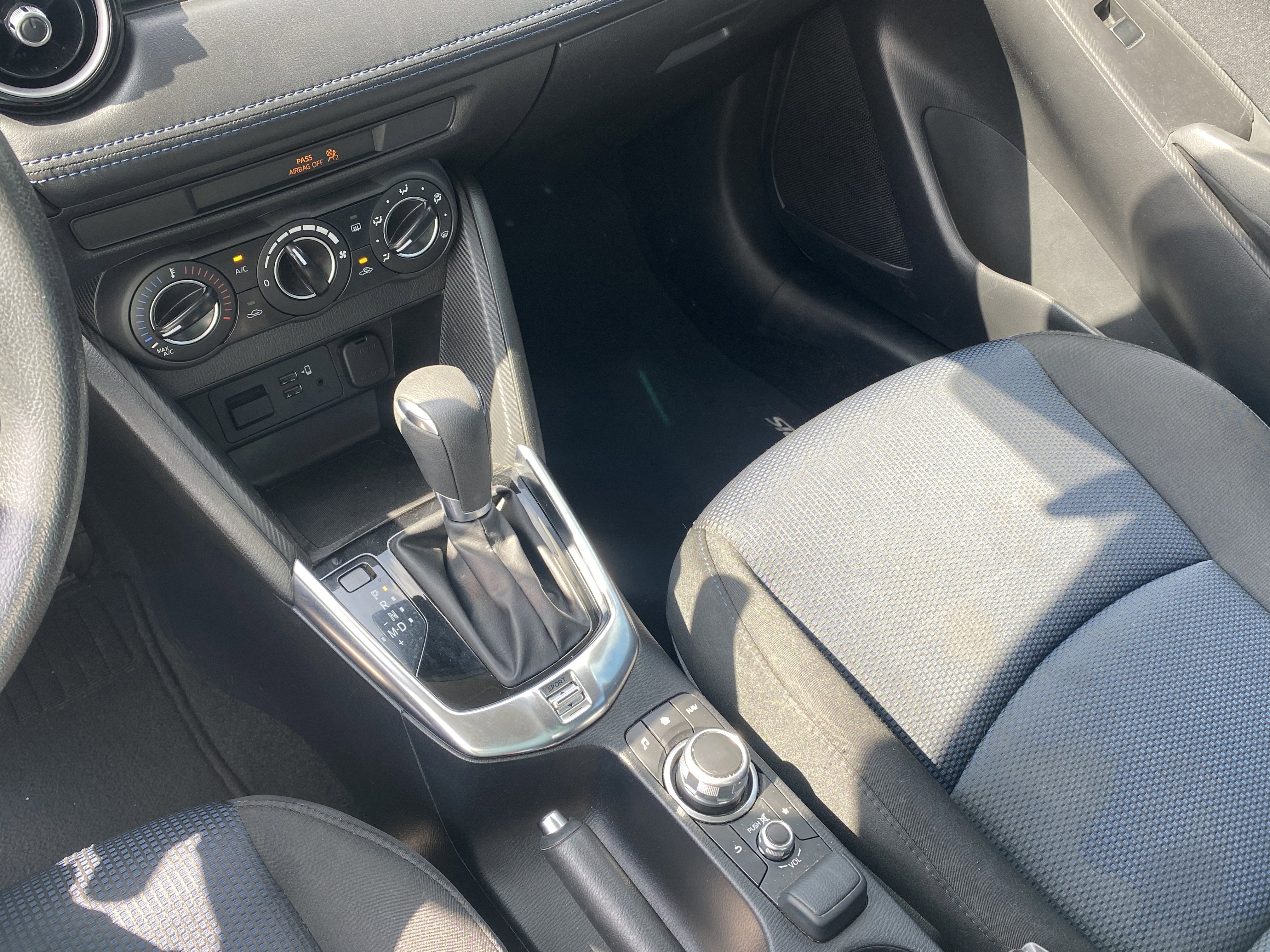 2020 Toyota Yaris Sedan LE