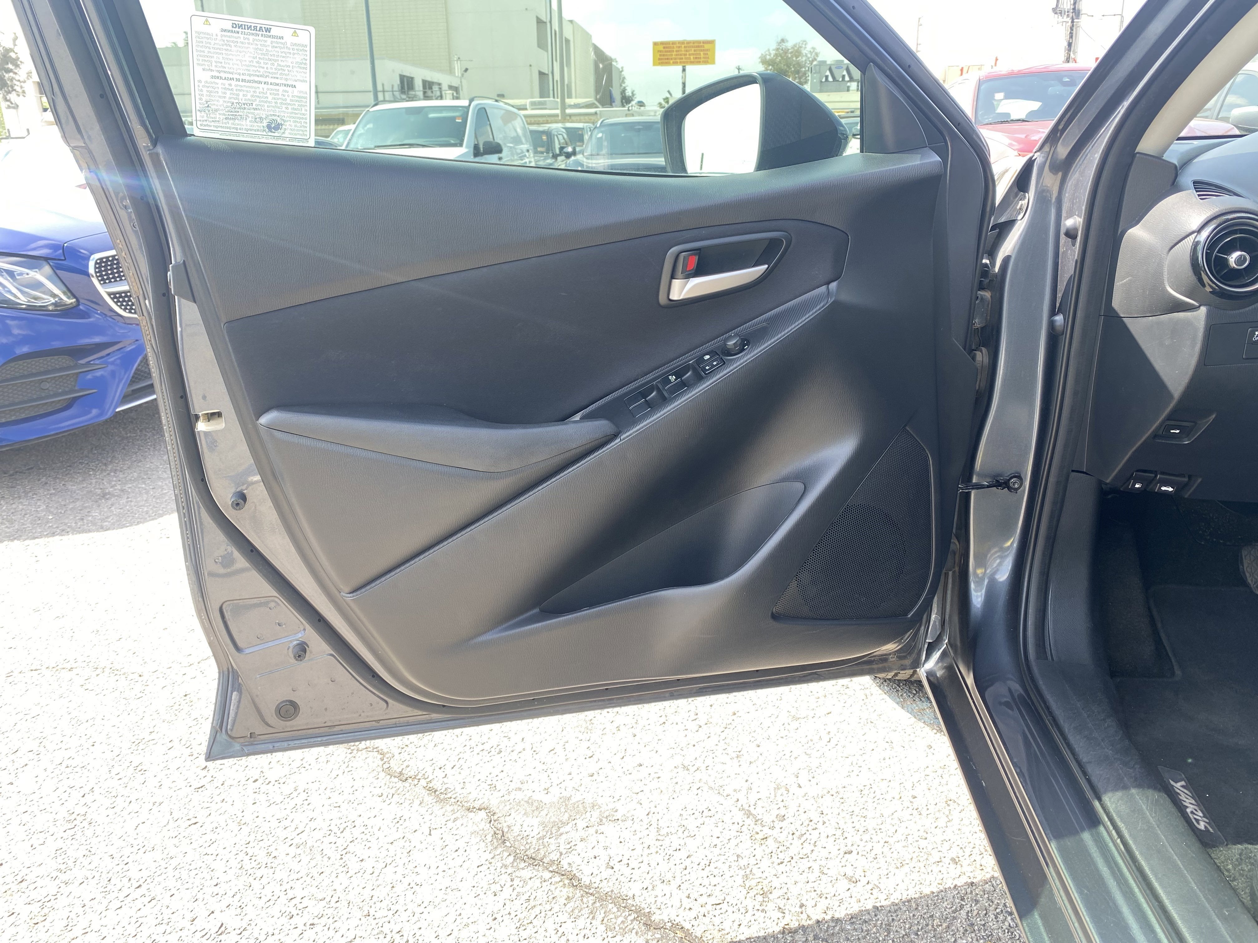 2020 Toyota Yaris Sedan LE