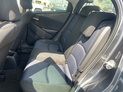 2020 Toyota Yaris Sedan LE