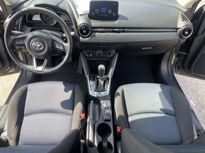 2020 Toyota Yaris Sedan LE