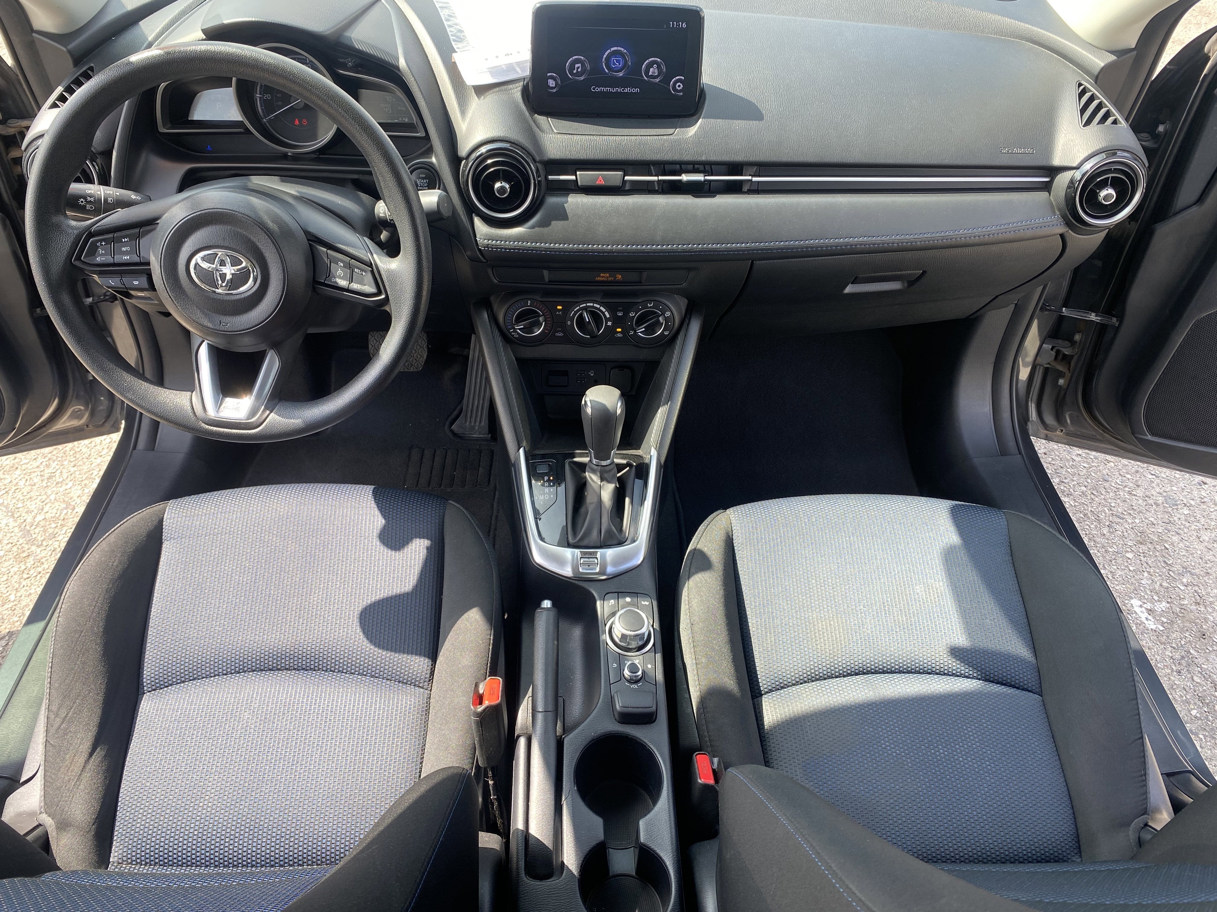 2020 Toyota Yaris Sedan LE