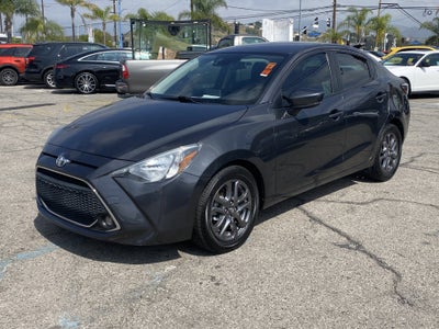 2020 Toyota Yaris Sedan LE