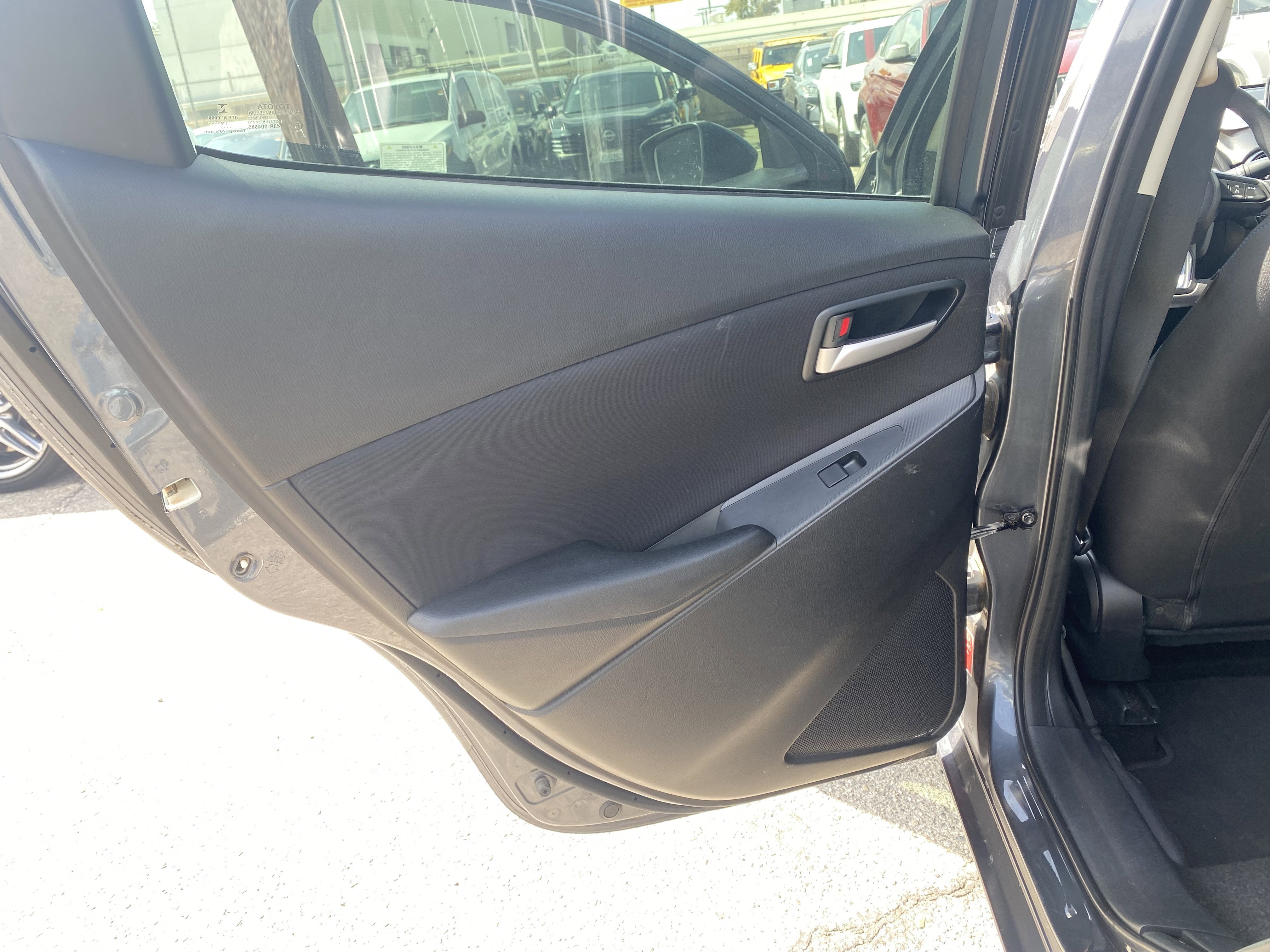 2020 Toyota Yaris Sedan LE