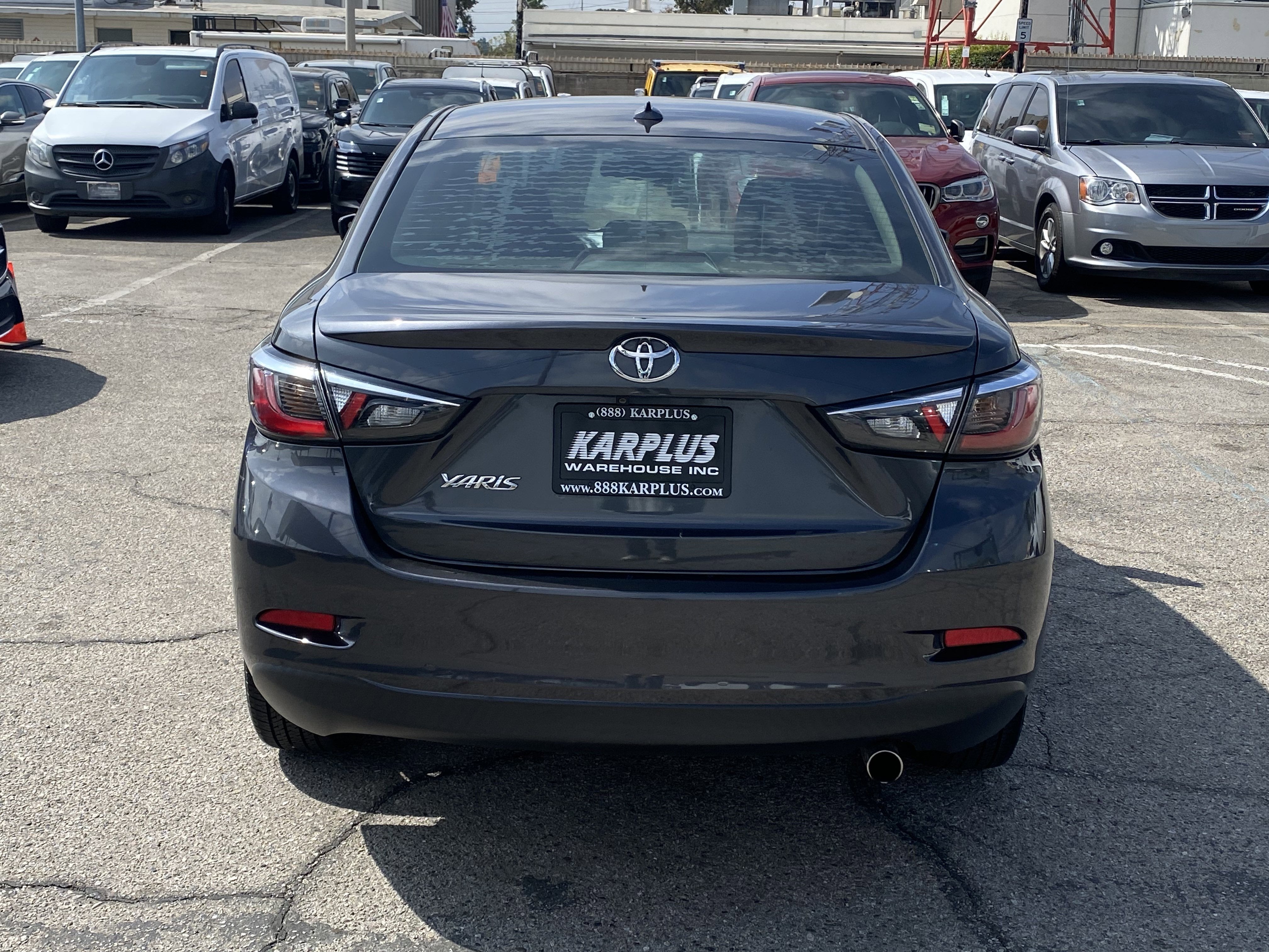 2020 Toyota Yaris Sedan LE