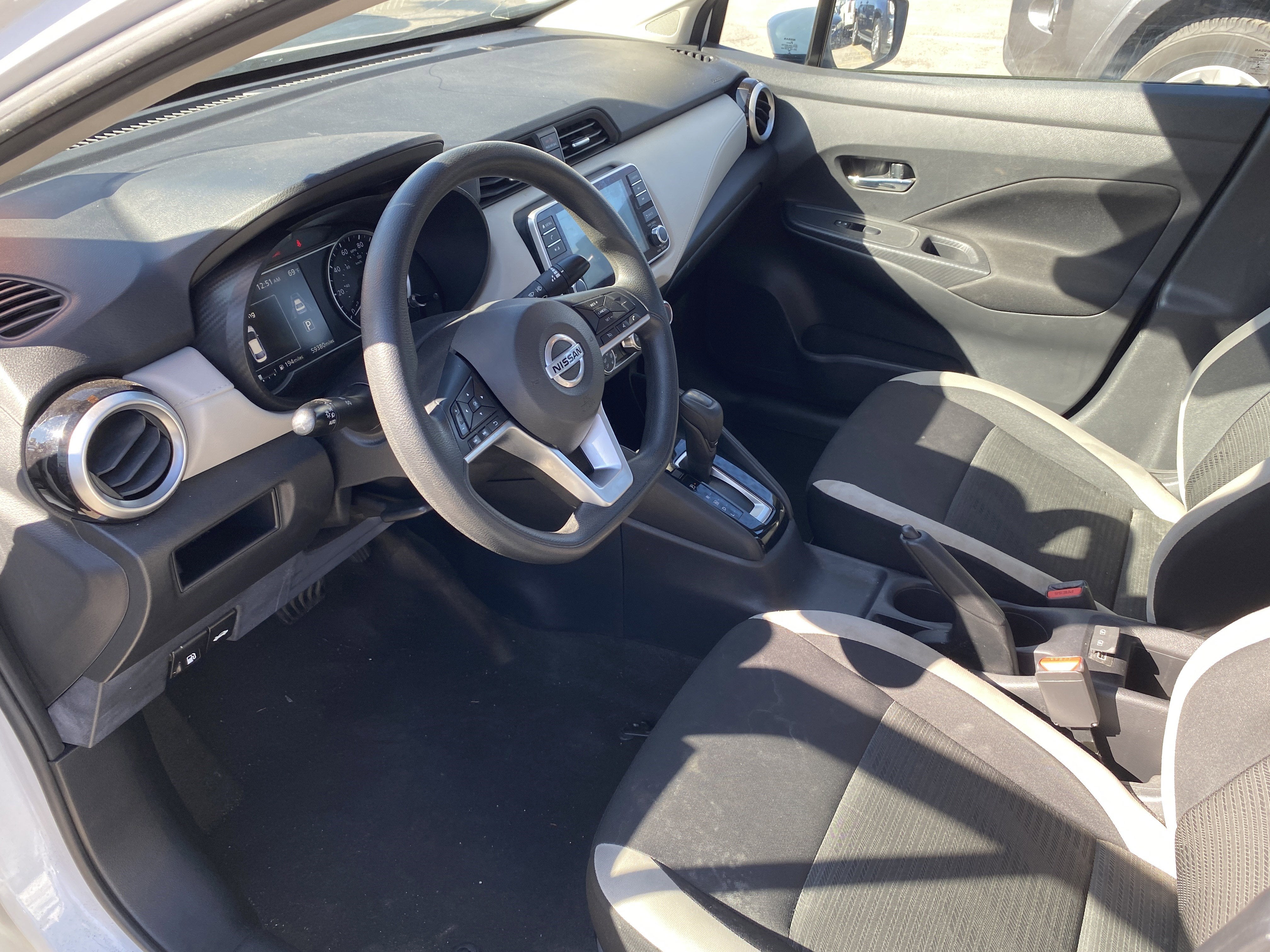 2022 Nissan Versa SV