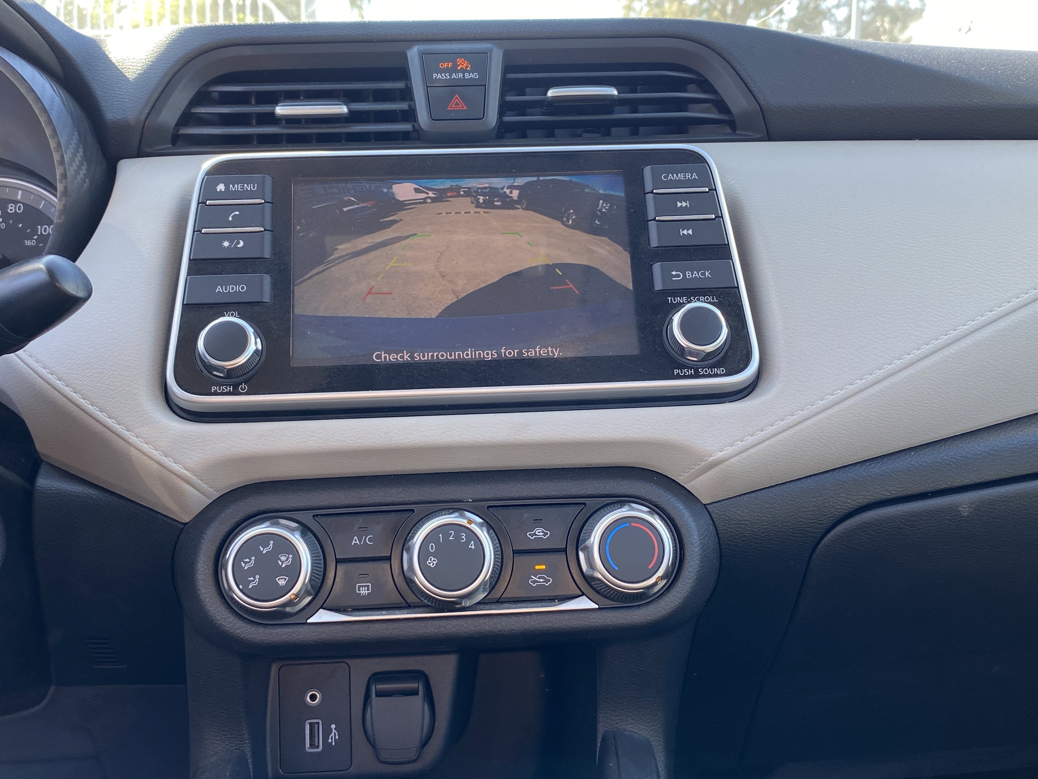 2022 Nissan Versa SV