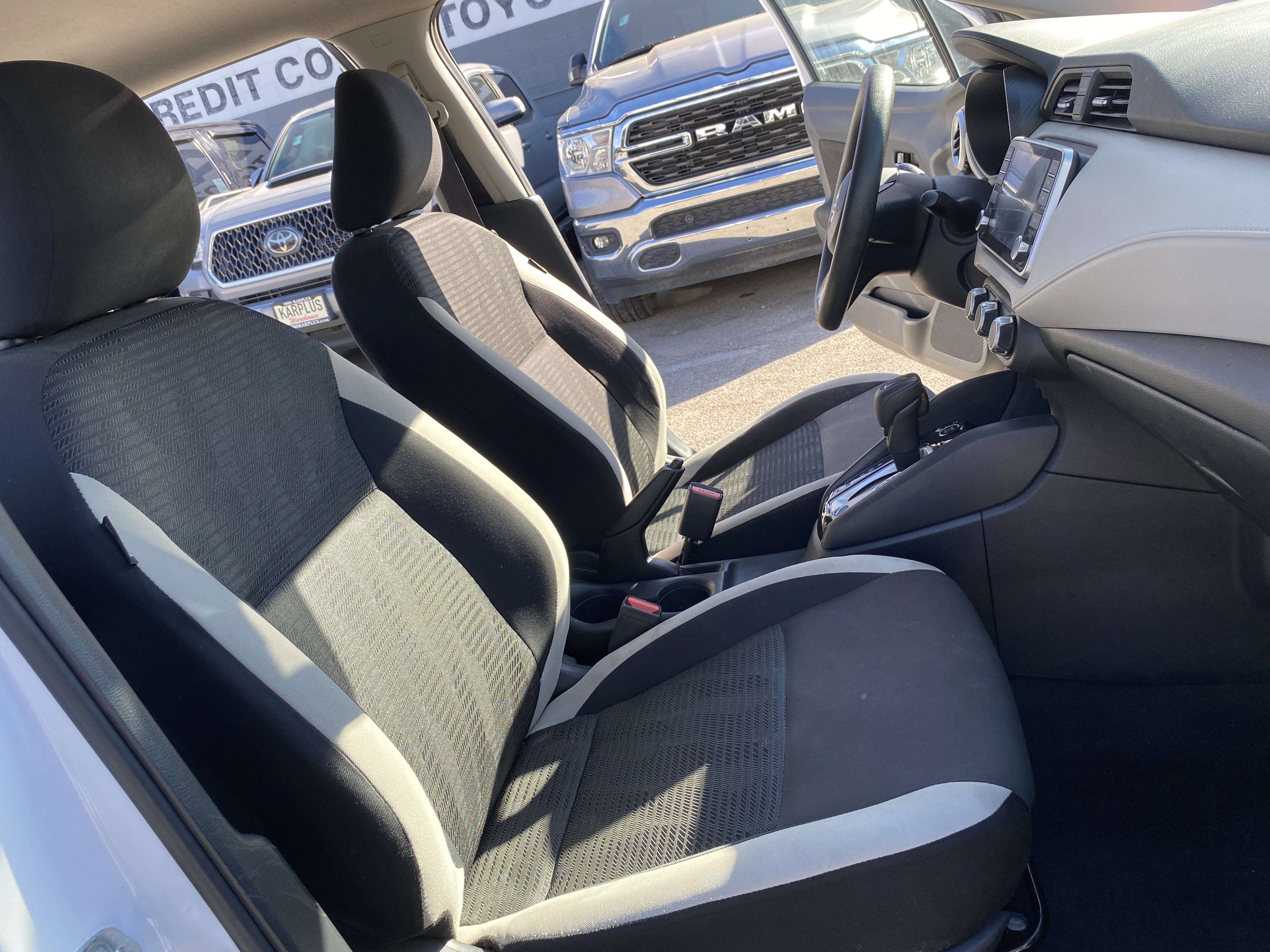 2022 Nissan Versa SV