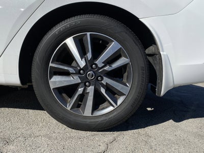 2022 Nissan Versa SV