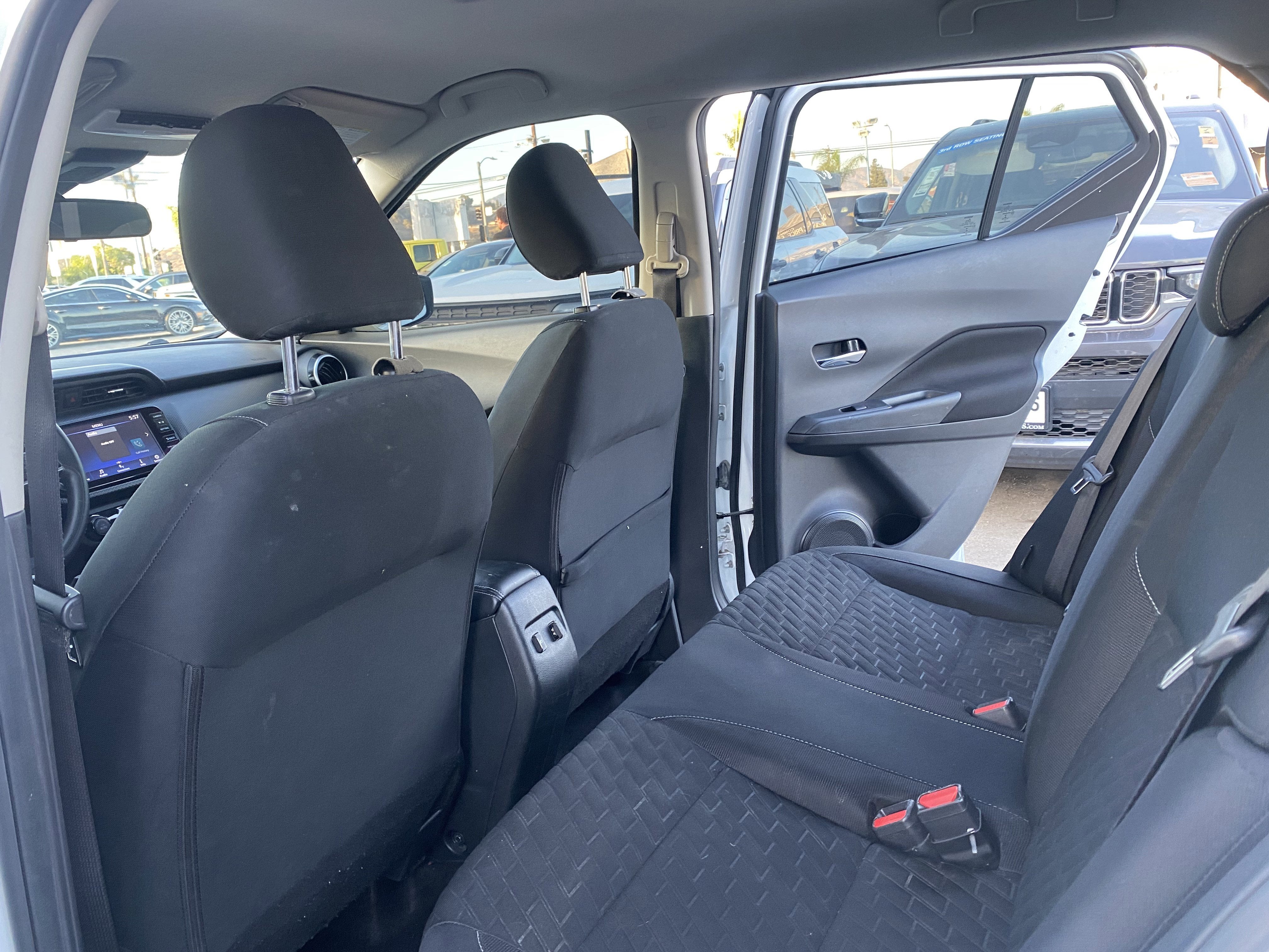 2022 Nissan Kicks SV