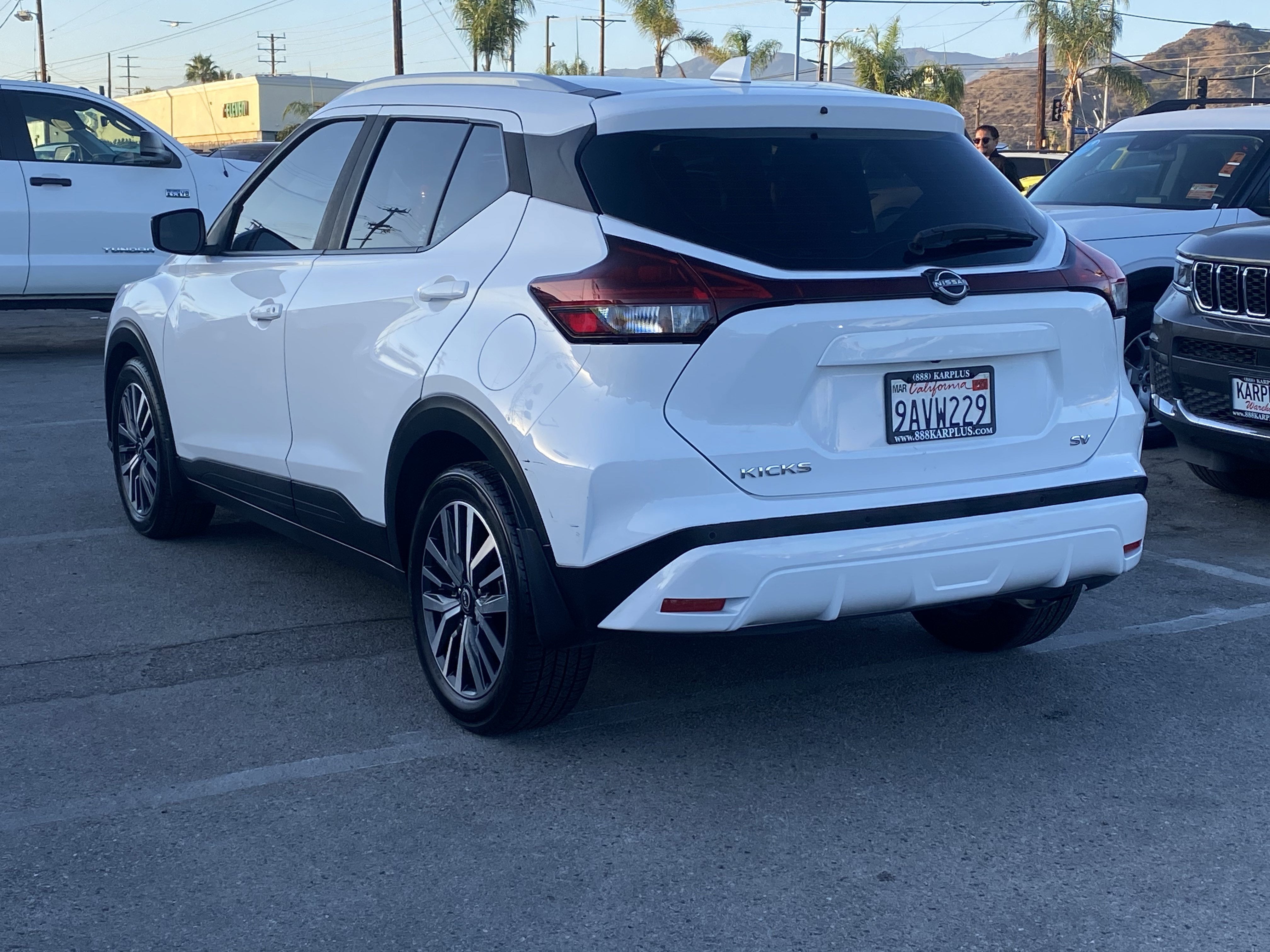 2022 Nissan Kicks SV