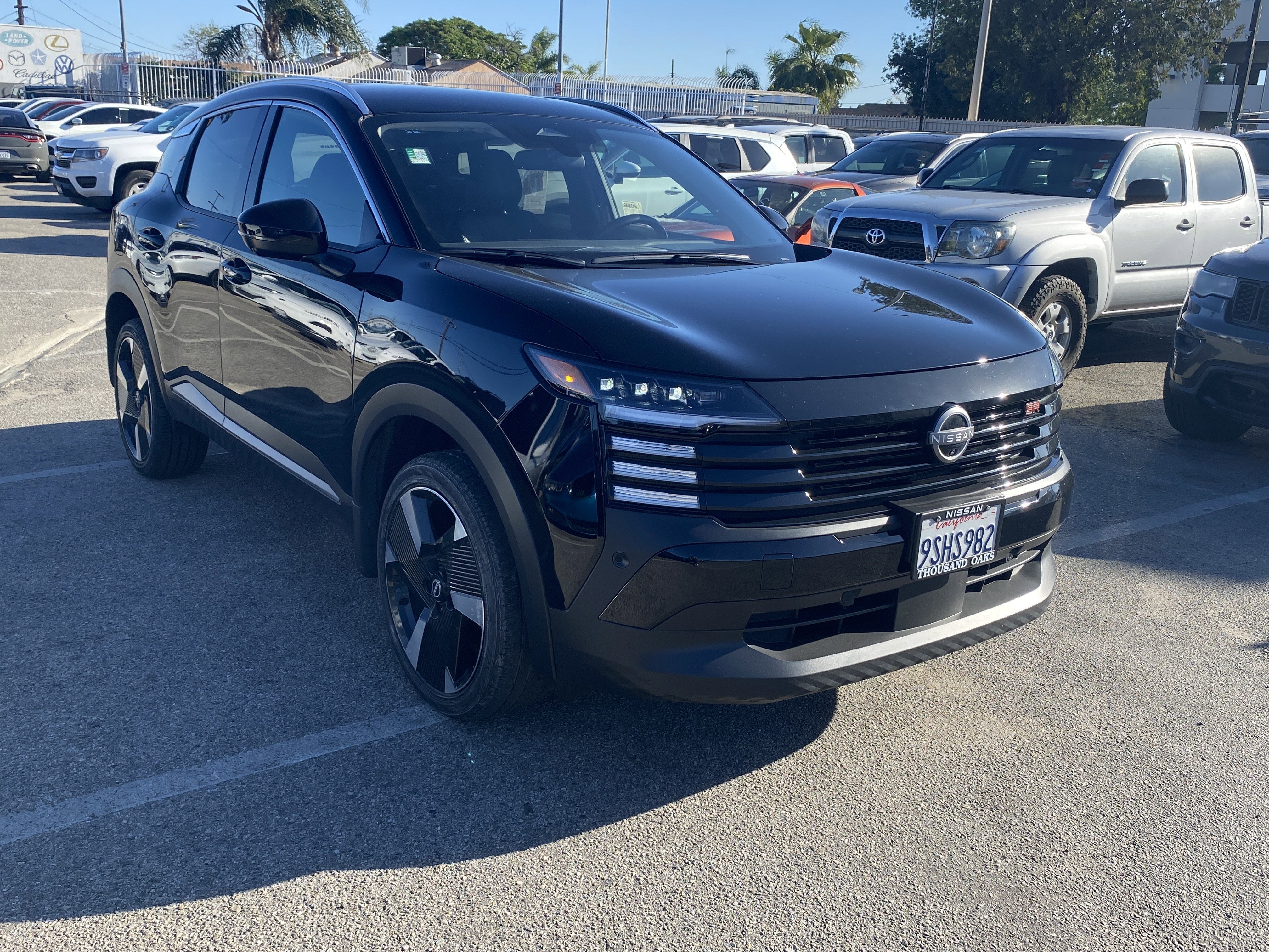 2025 Nissan Kicks SR