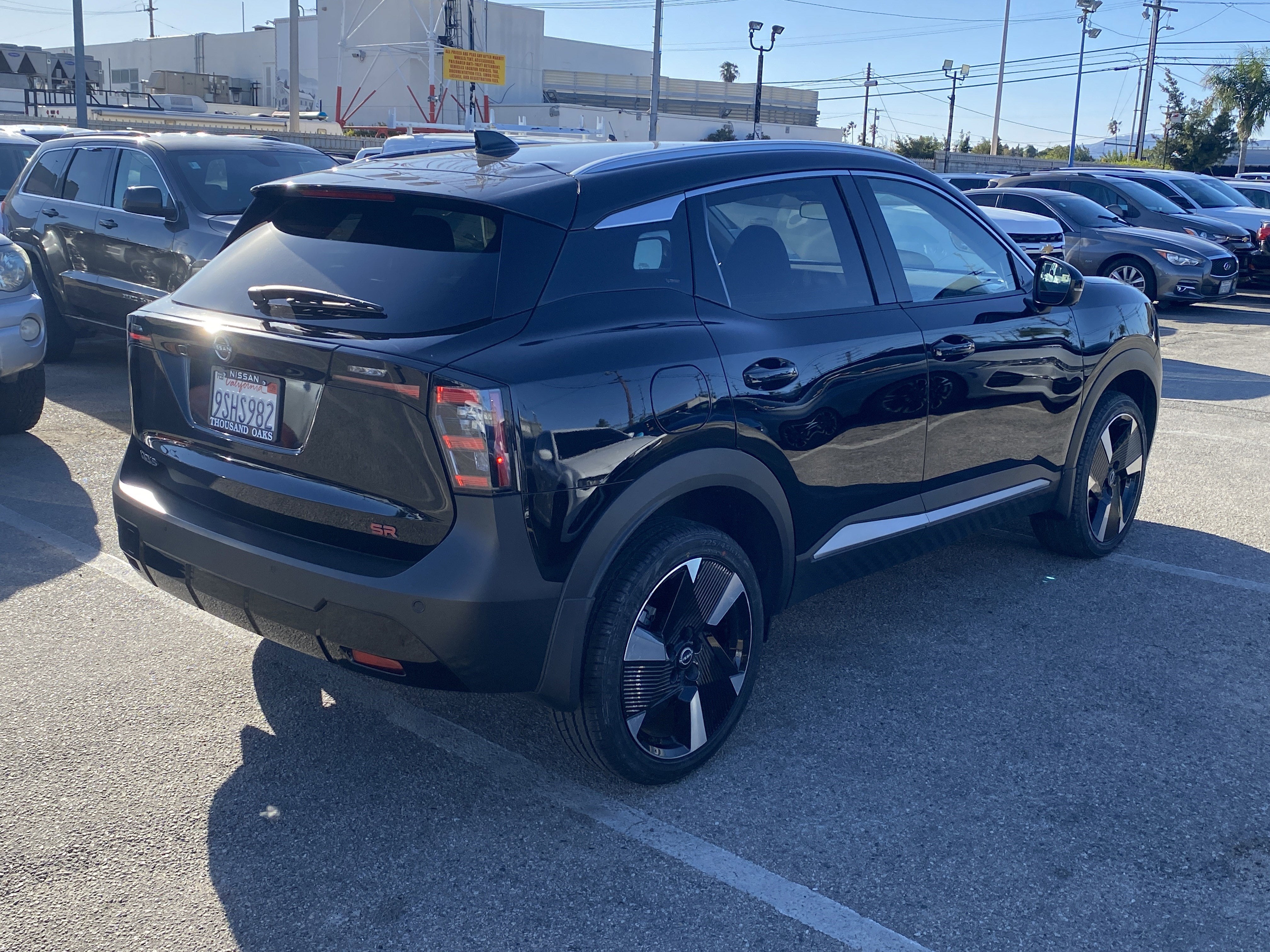 2025 Nissan Kicks SR