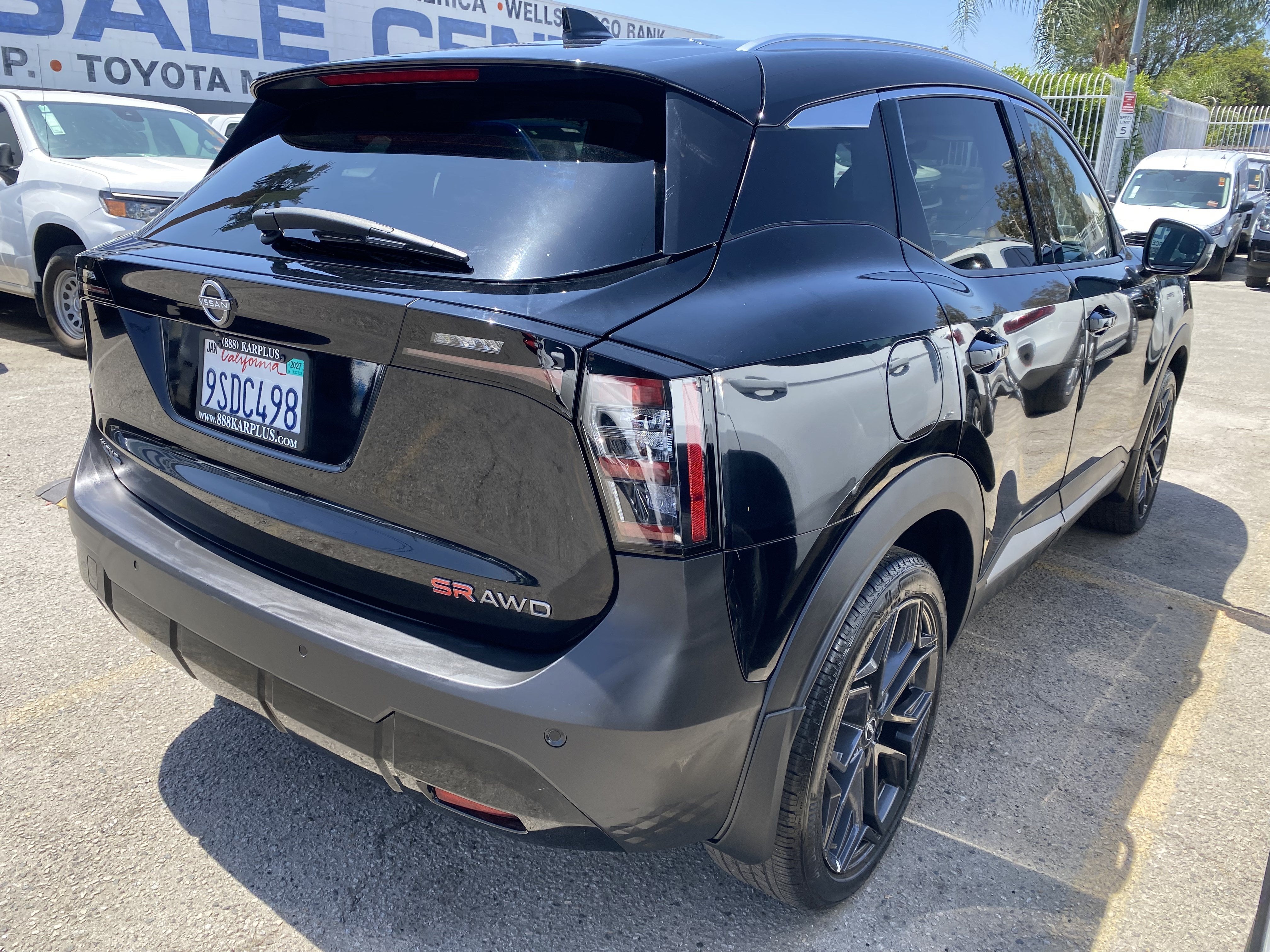 2025 Nissan Kicks SR