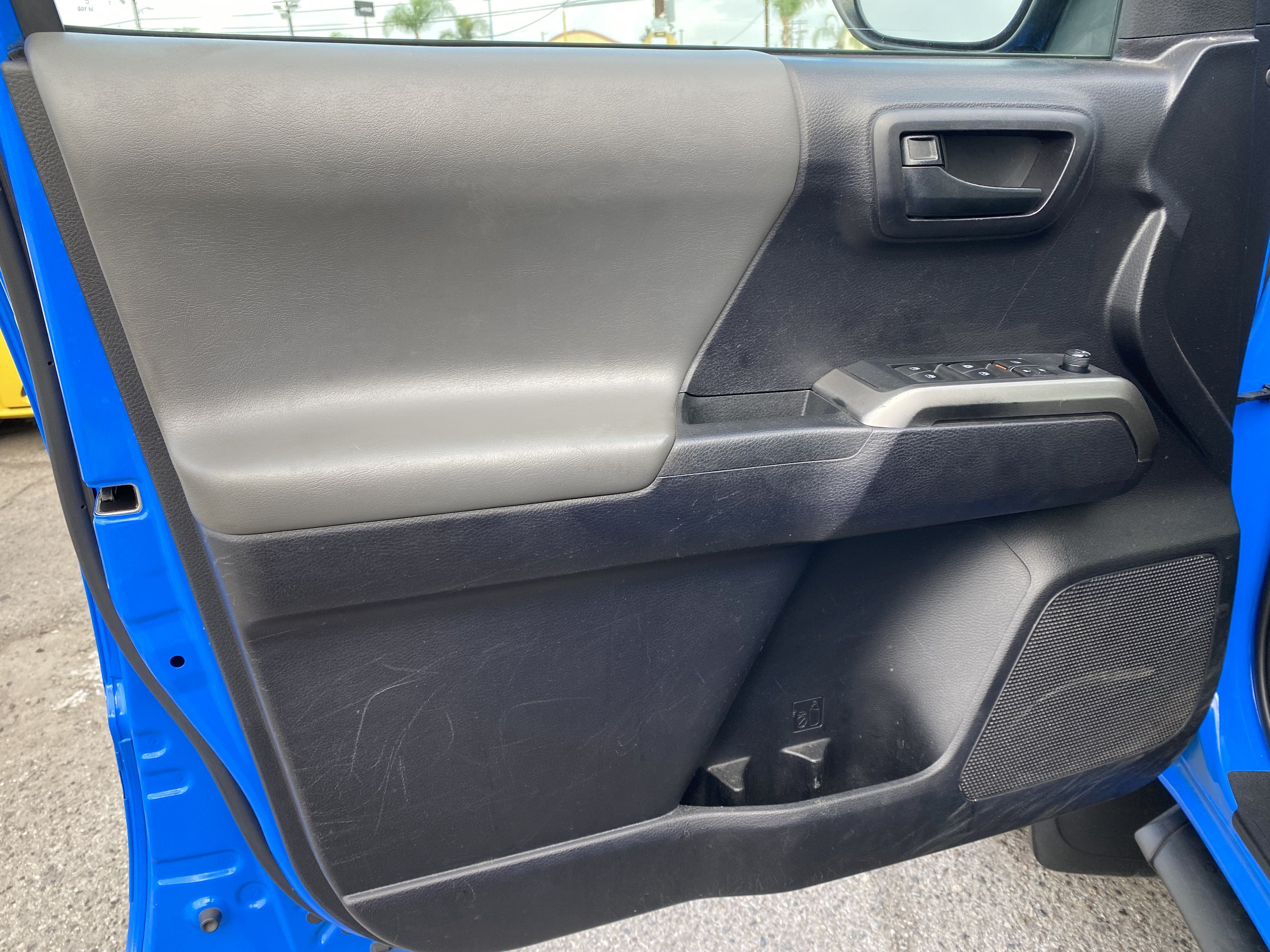 2020 Toyota Tacoma 2WD SR5 DOUBLE CAB 6' BED V6