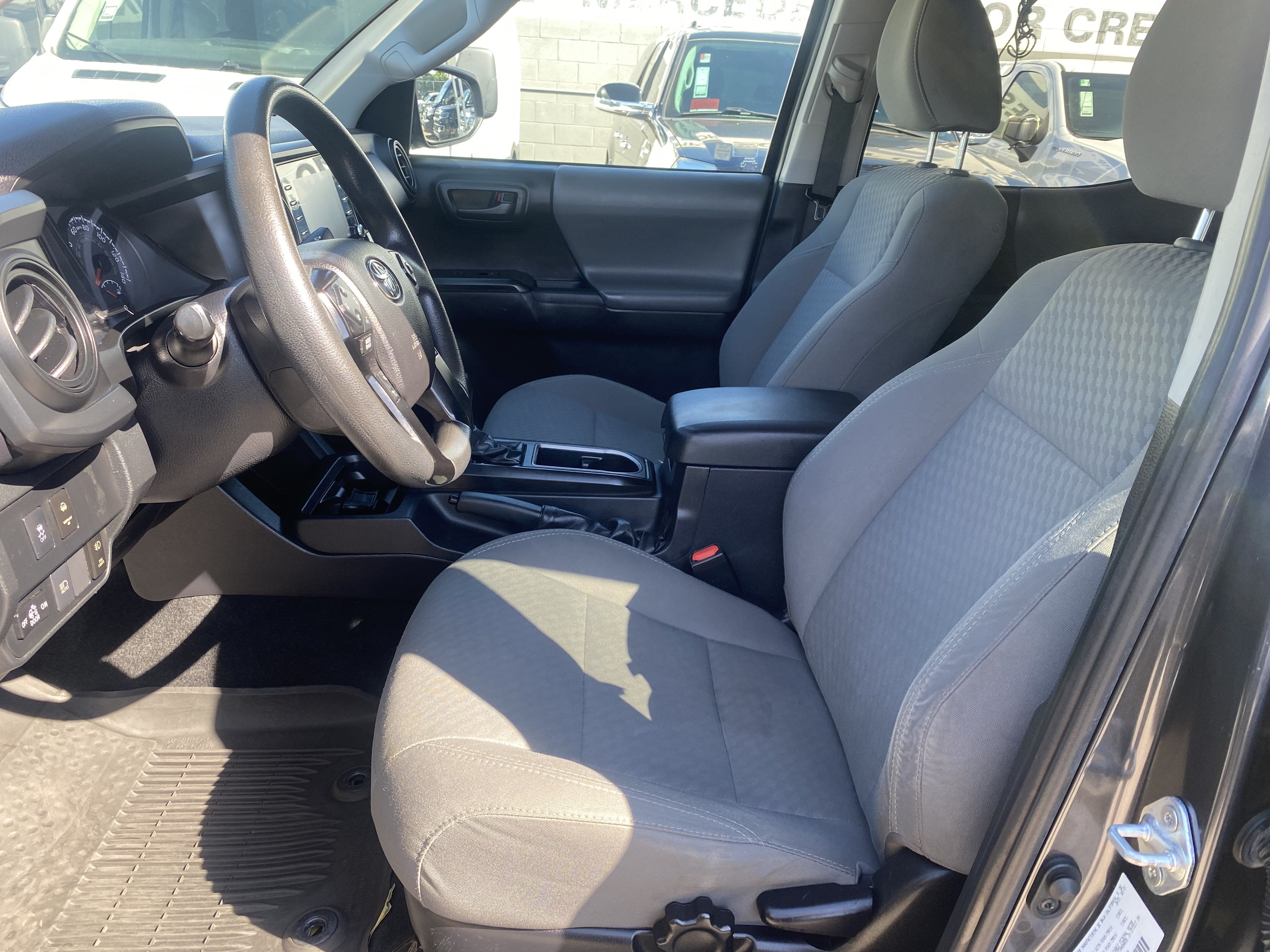 2021 Toyota Tacoma 4WD SR DOUBLE CAB 5' BED V6 A
