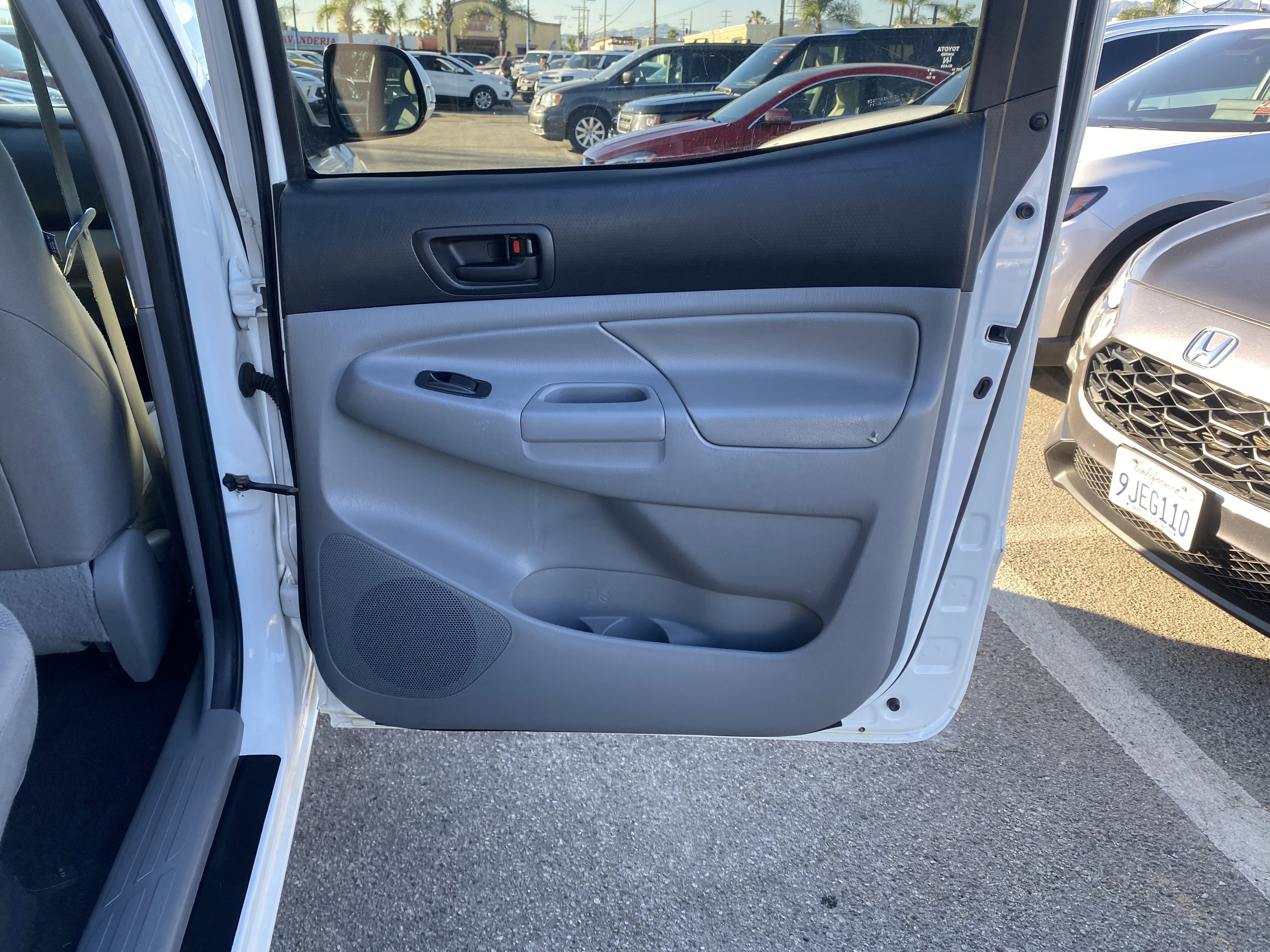 2013 Toyota Tacoma 4WD Double Cab LB V6 AT (Natl)