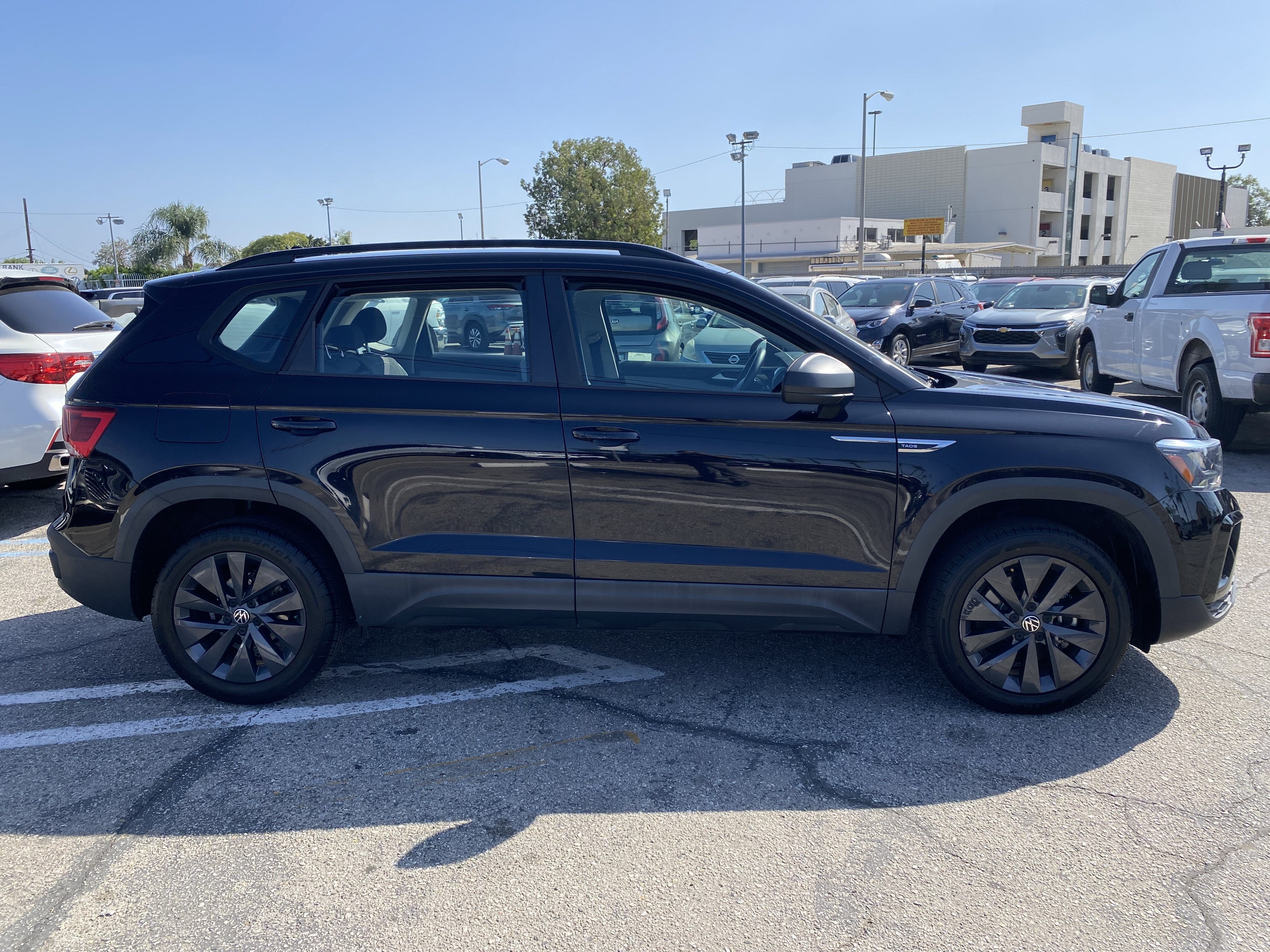 2022 Volkswagen Taos S FWD