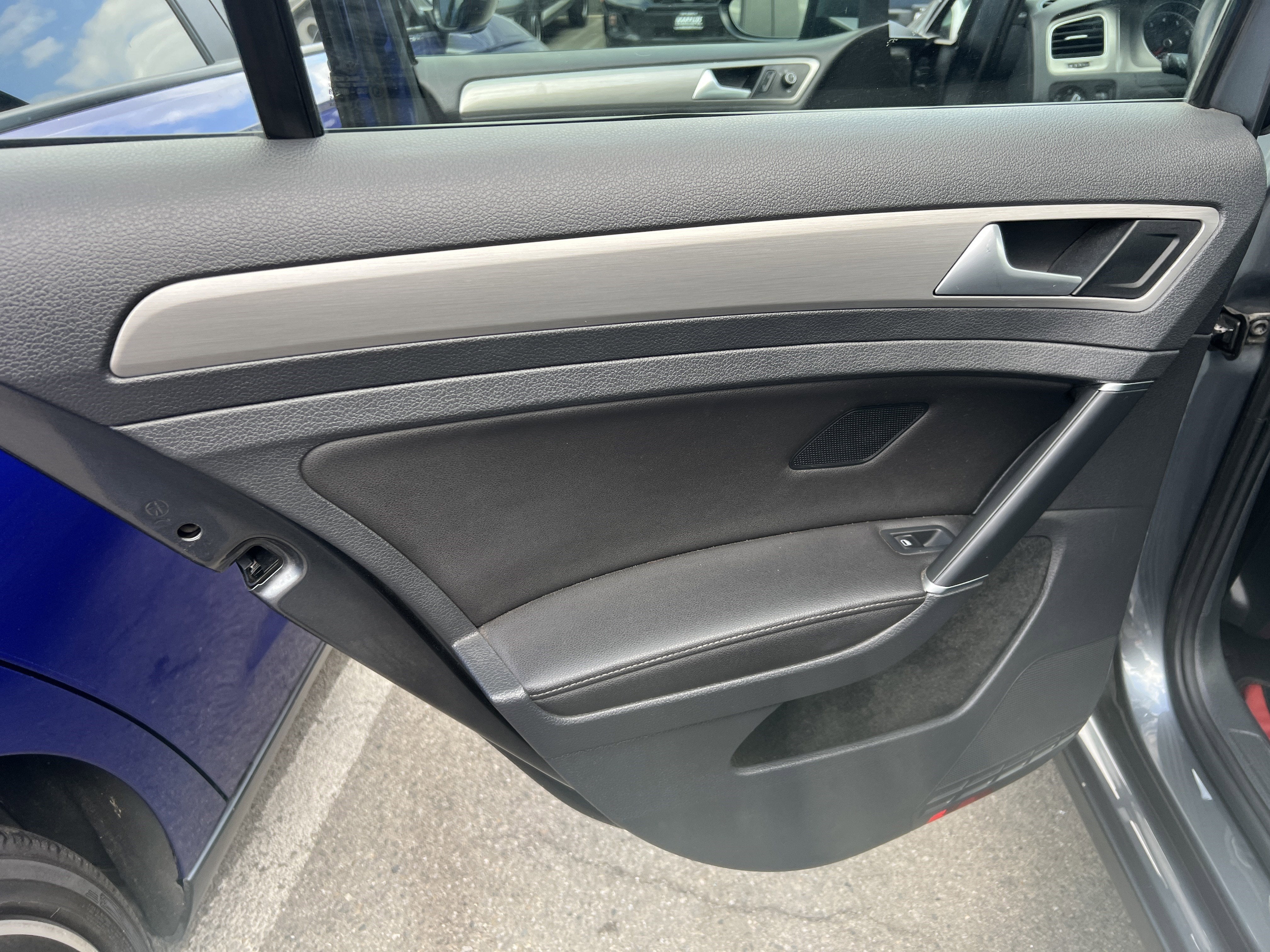 2015 Volkswagen Golf TSI S w/Sunroof