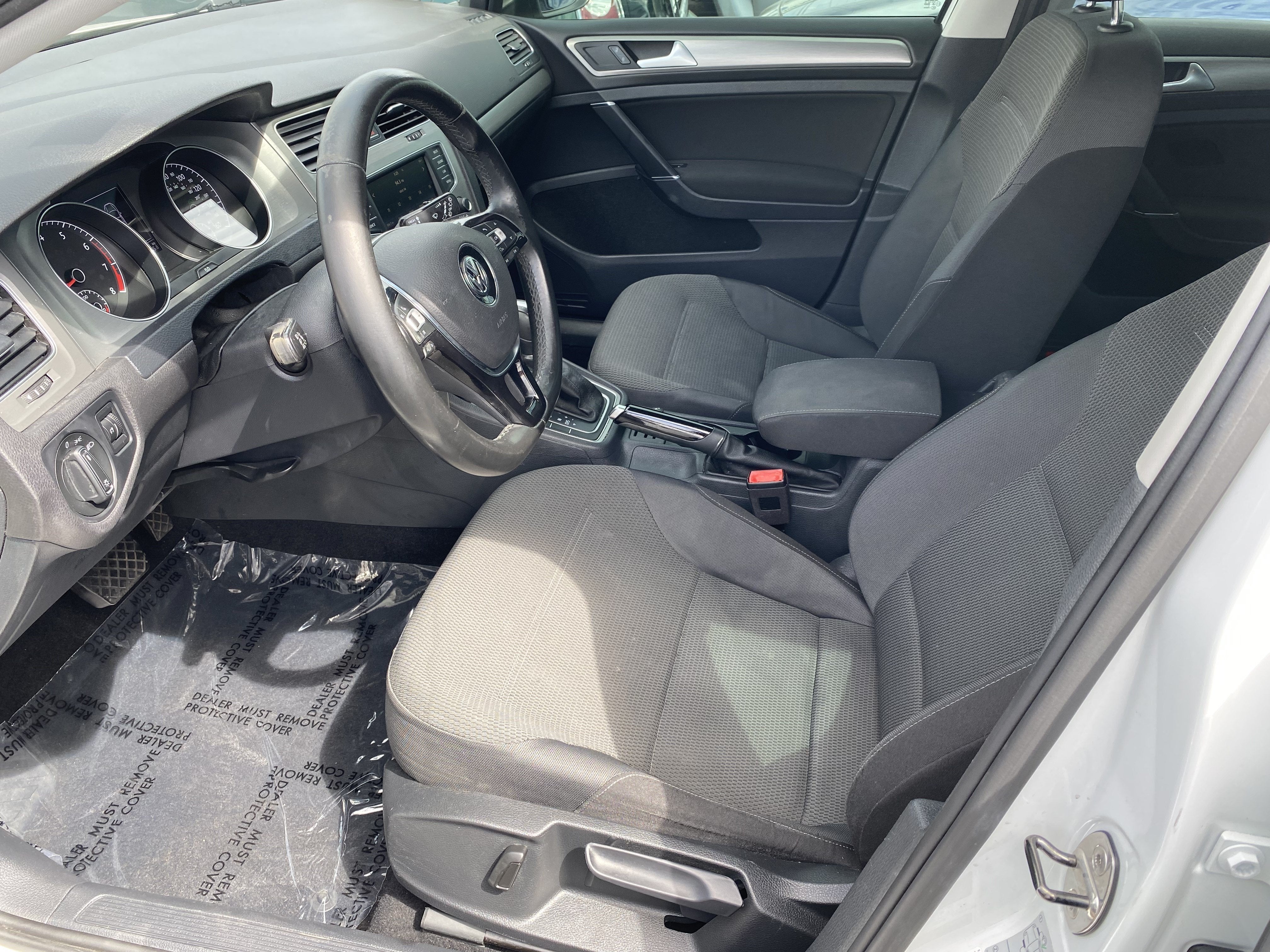2016 Volkswagen Golf TSI S