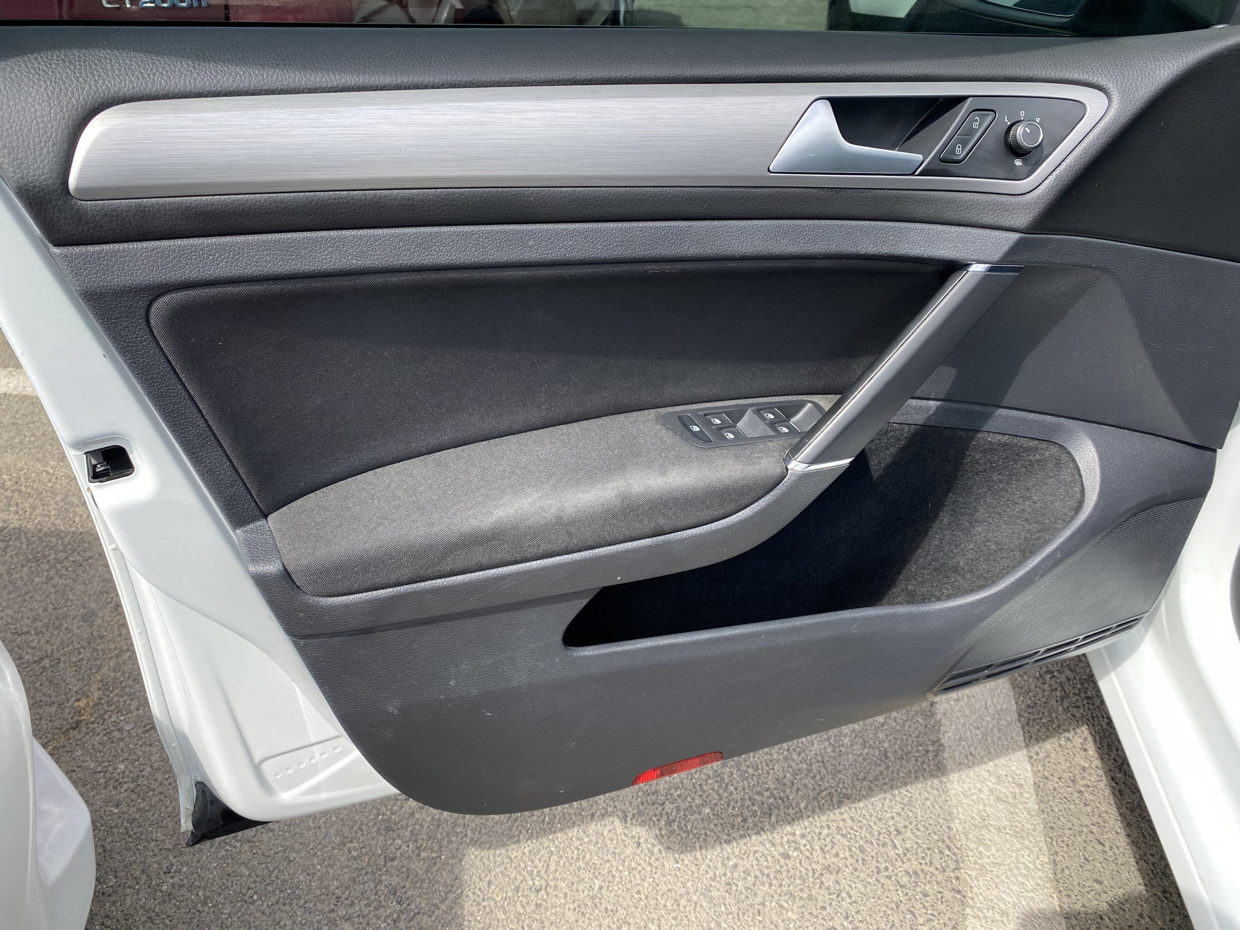 2016 Volkswagen Golf TSI S