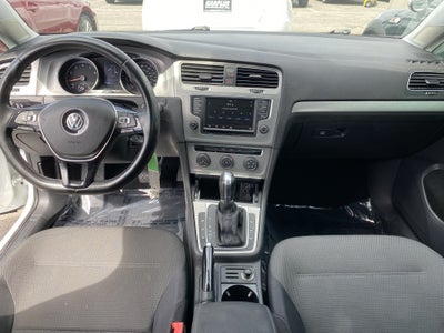 2016 Volkswagen Golf TSI S