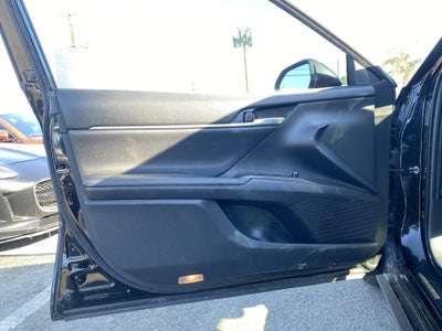 2021 Toyota Camry Hybrid XLE