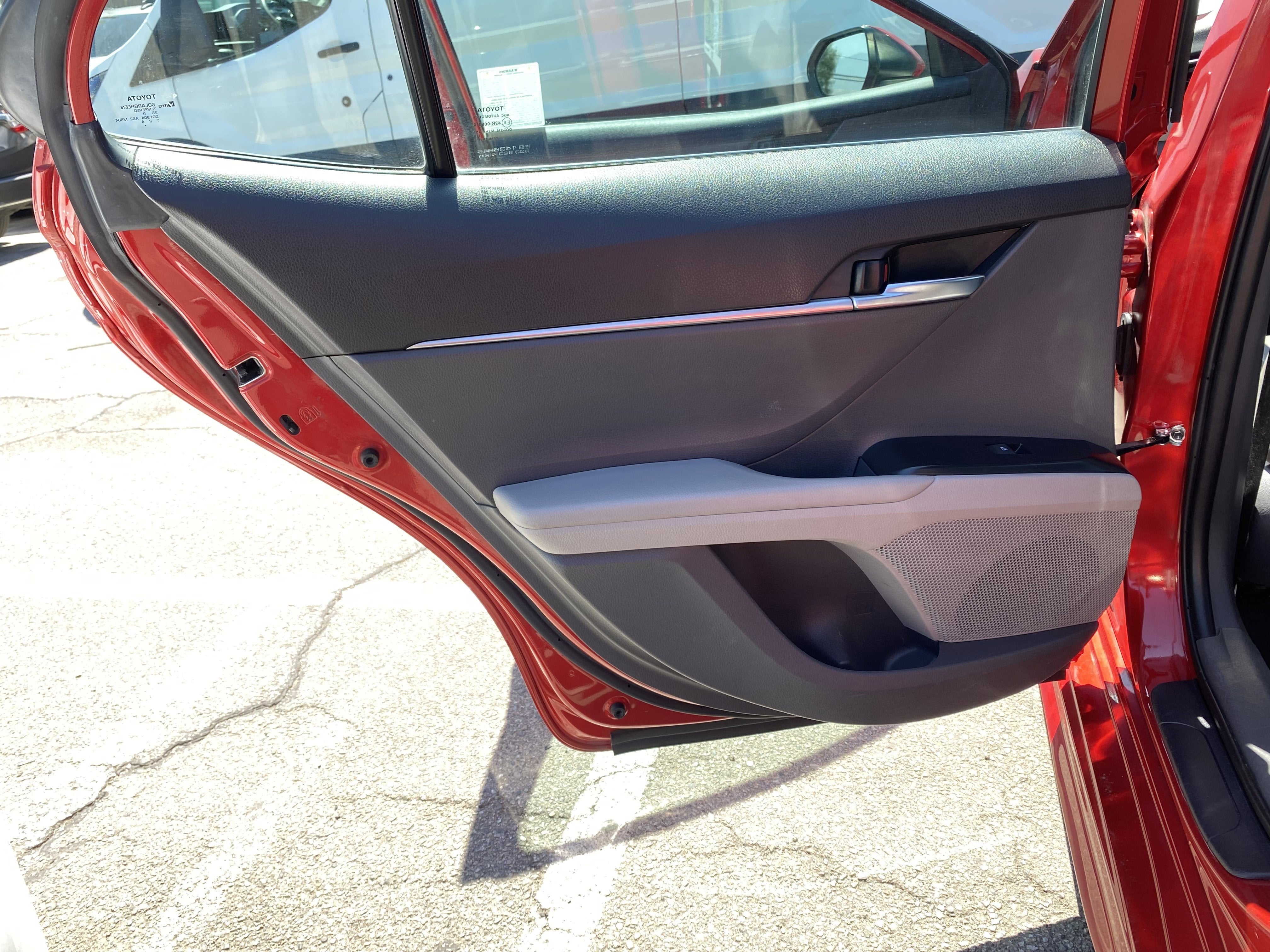 2020 Toyota Camry SE