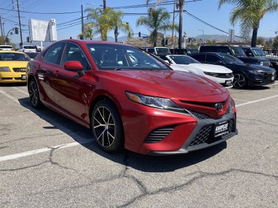 2020 Toyota Camry SE
