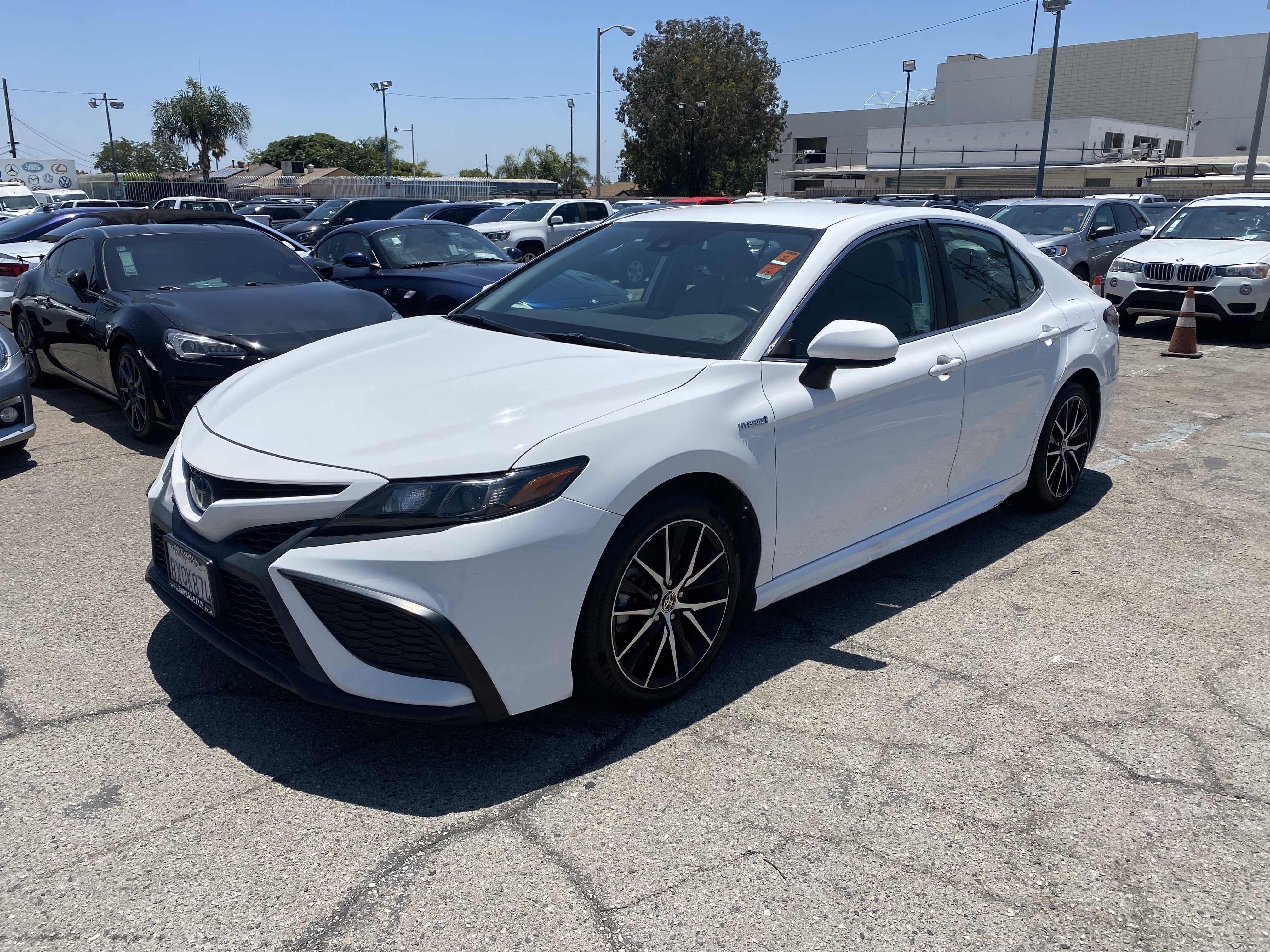 2021 Toyota Camry Hybrid SE