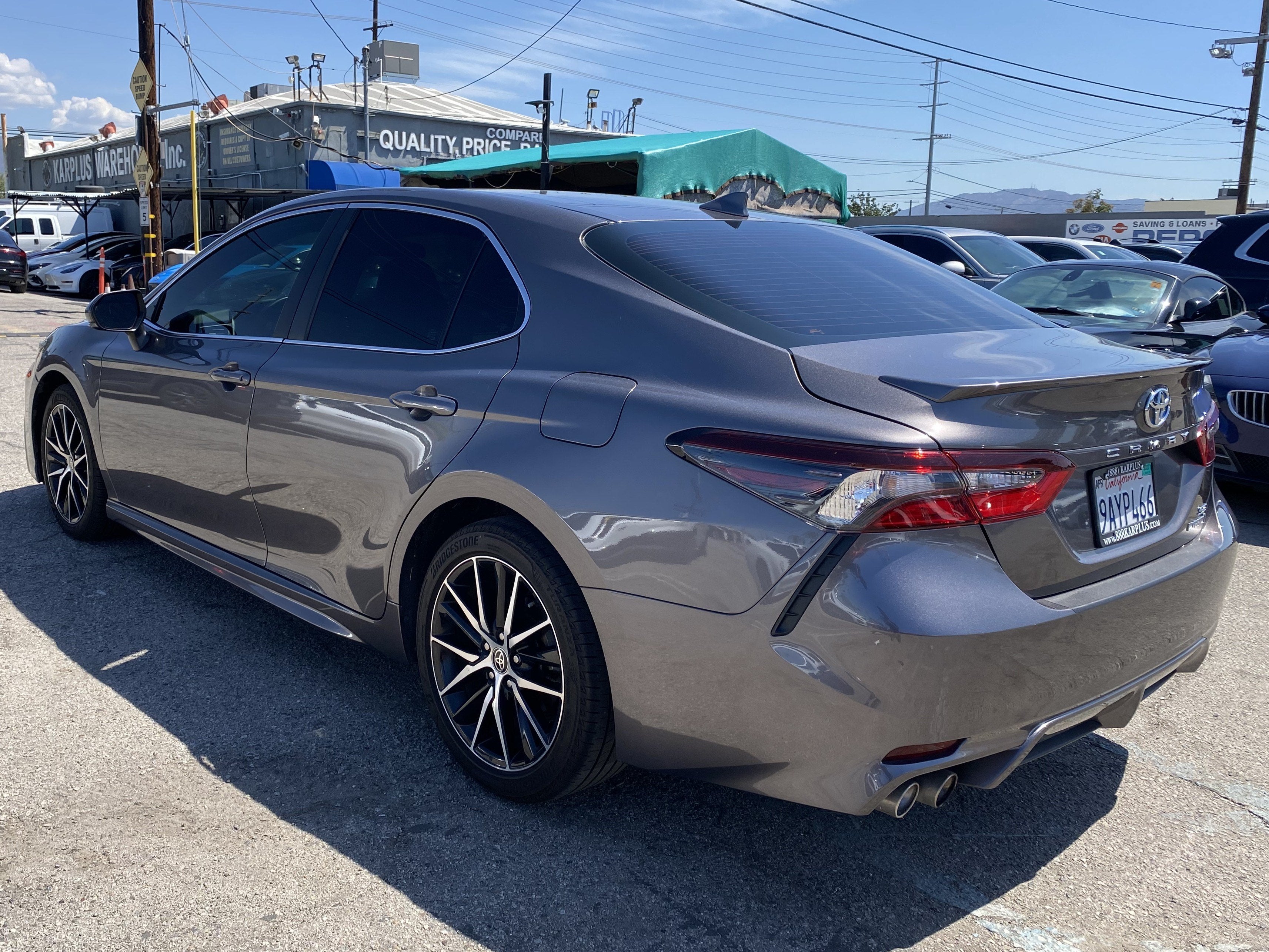 2022 Toyota Camry HYBRID SE CVT