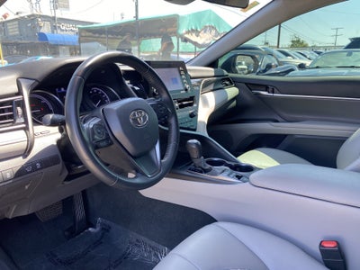 2022 Toyota Camry HYBRID SE CVT