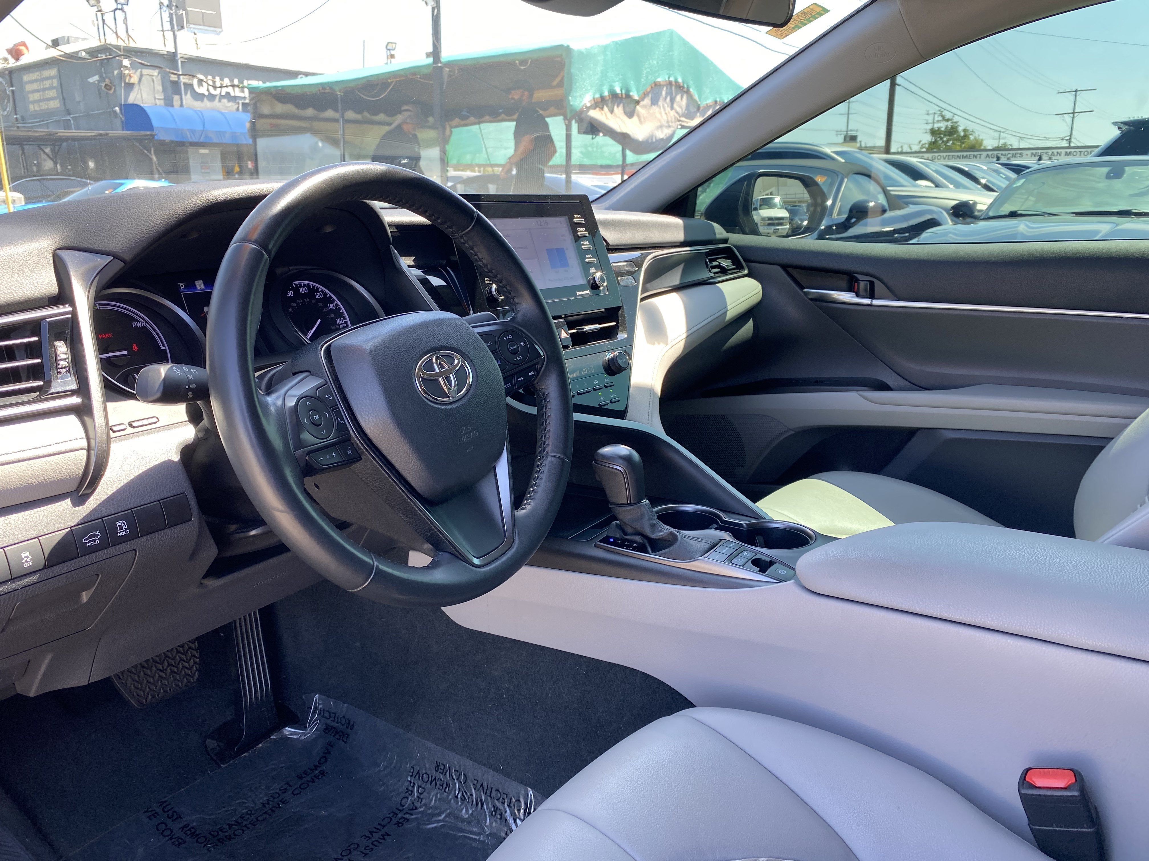 2022 Toyota Camry HYBRID SE CVT
