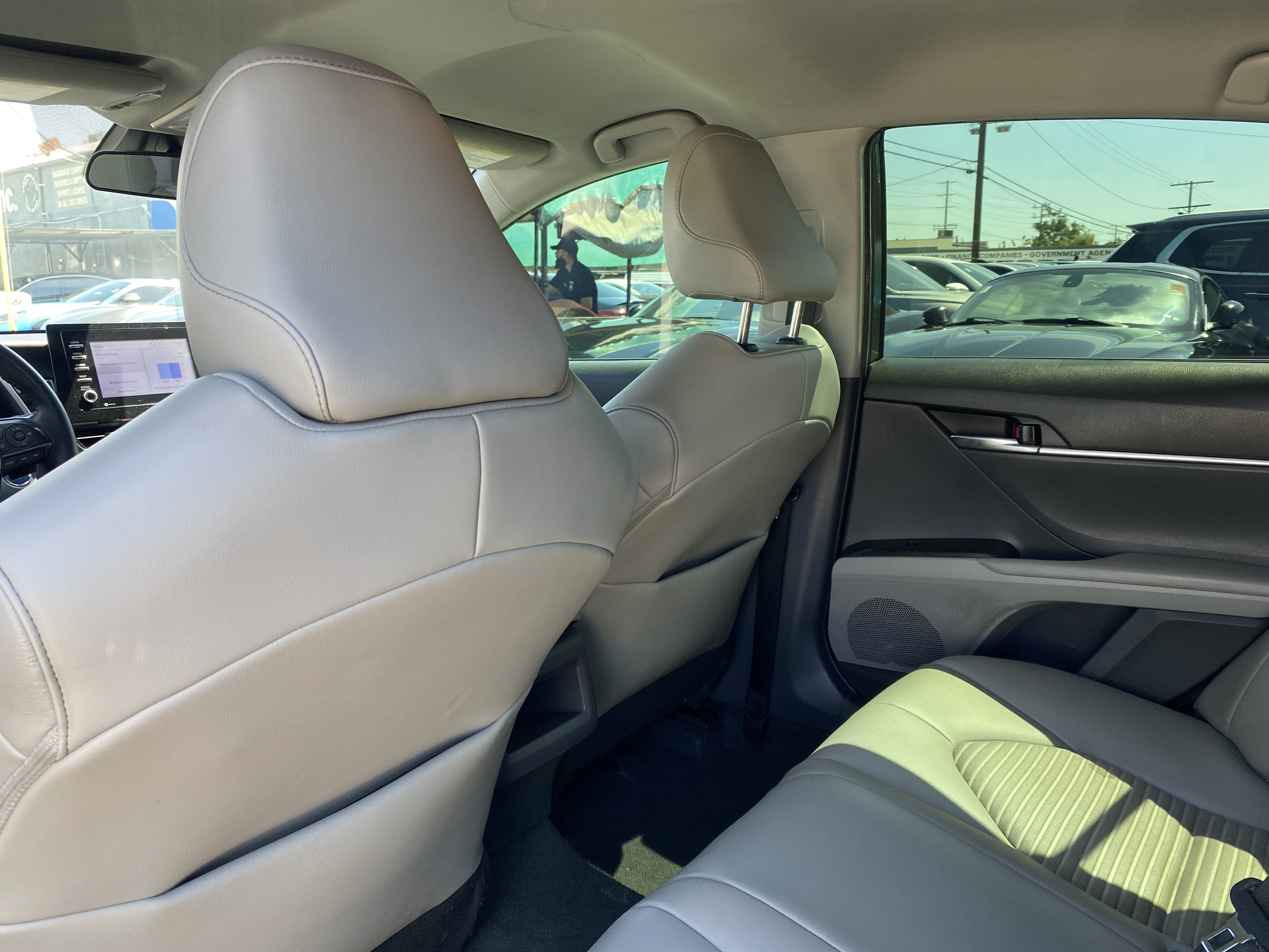 2022 Toyota Camry HYBRID SE CVT