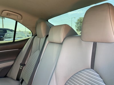 2022 Toyota Camry HYBRID SE CVT