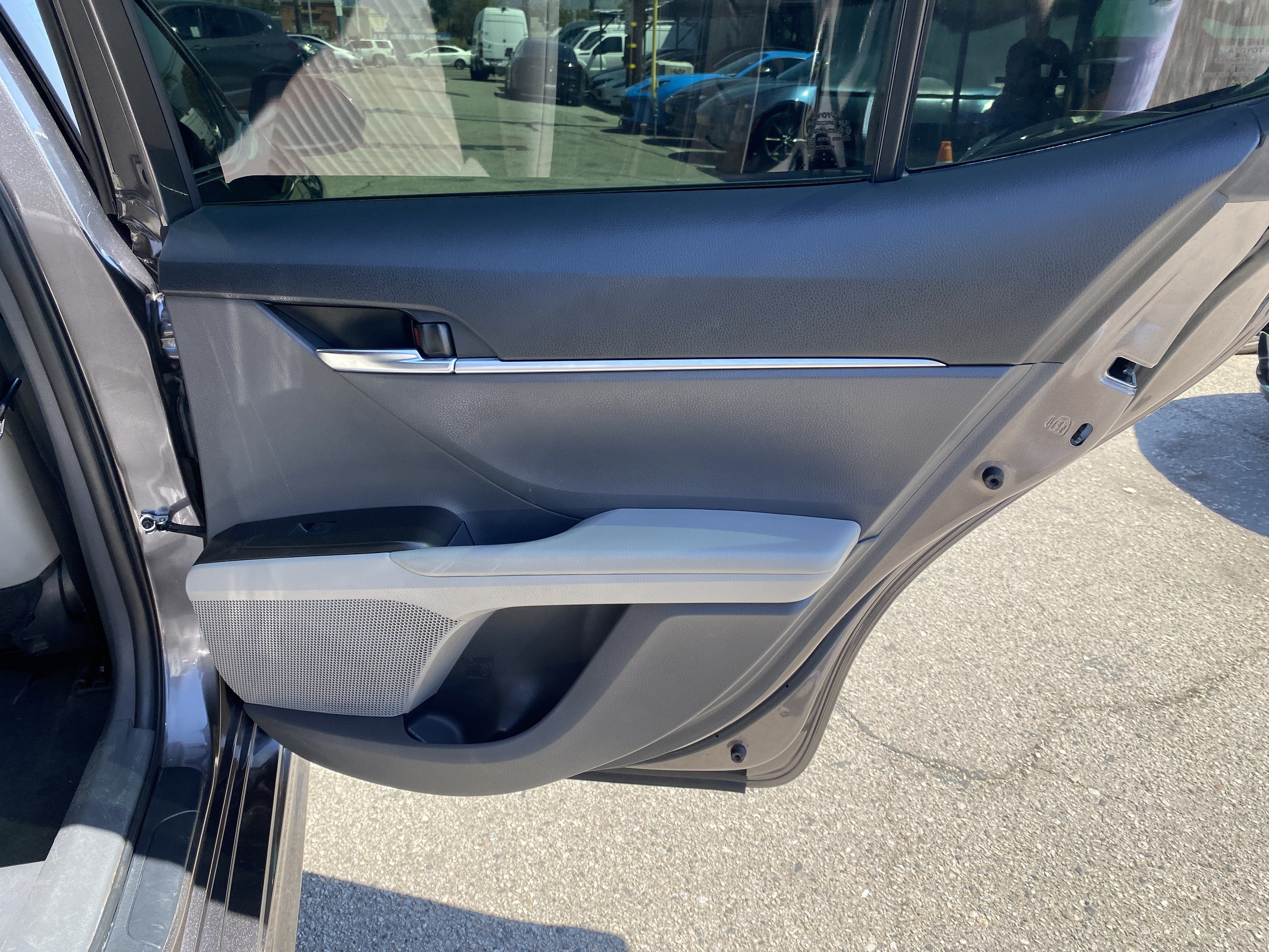 2022 Toyota Camry HYBRID SE CVT