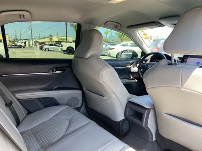 2022 Toyota Camry HYBRID SE CVT