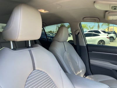 2022 Toyota Camry HYBRID SE CVT