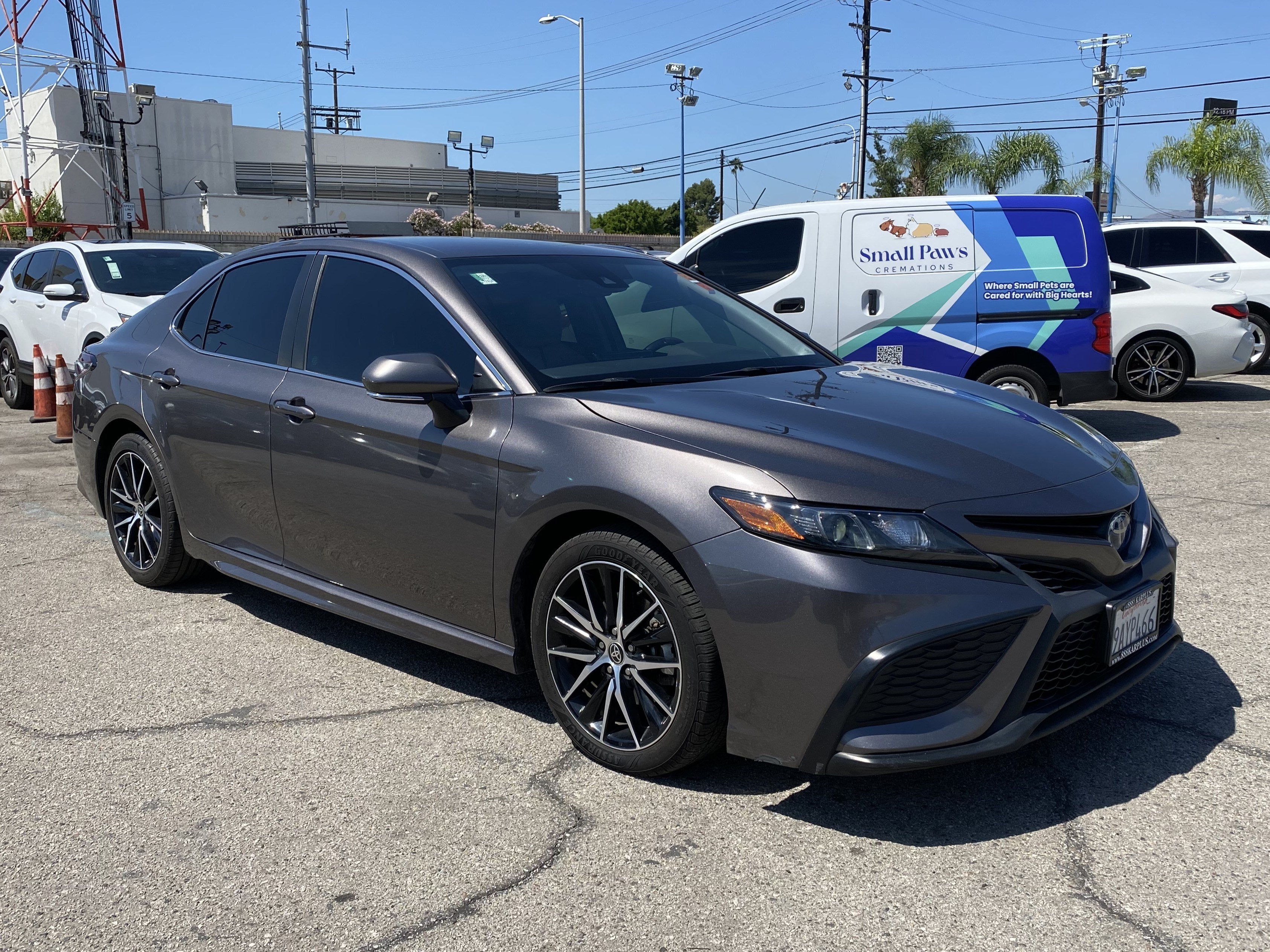 2022 Toyota Camry HYBRID SE CVT
