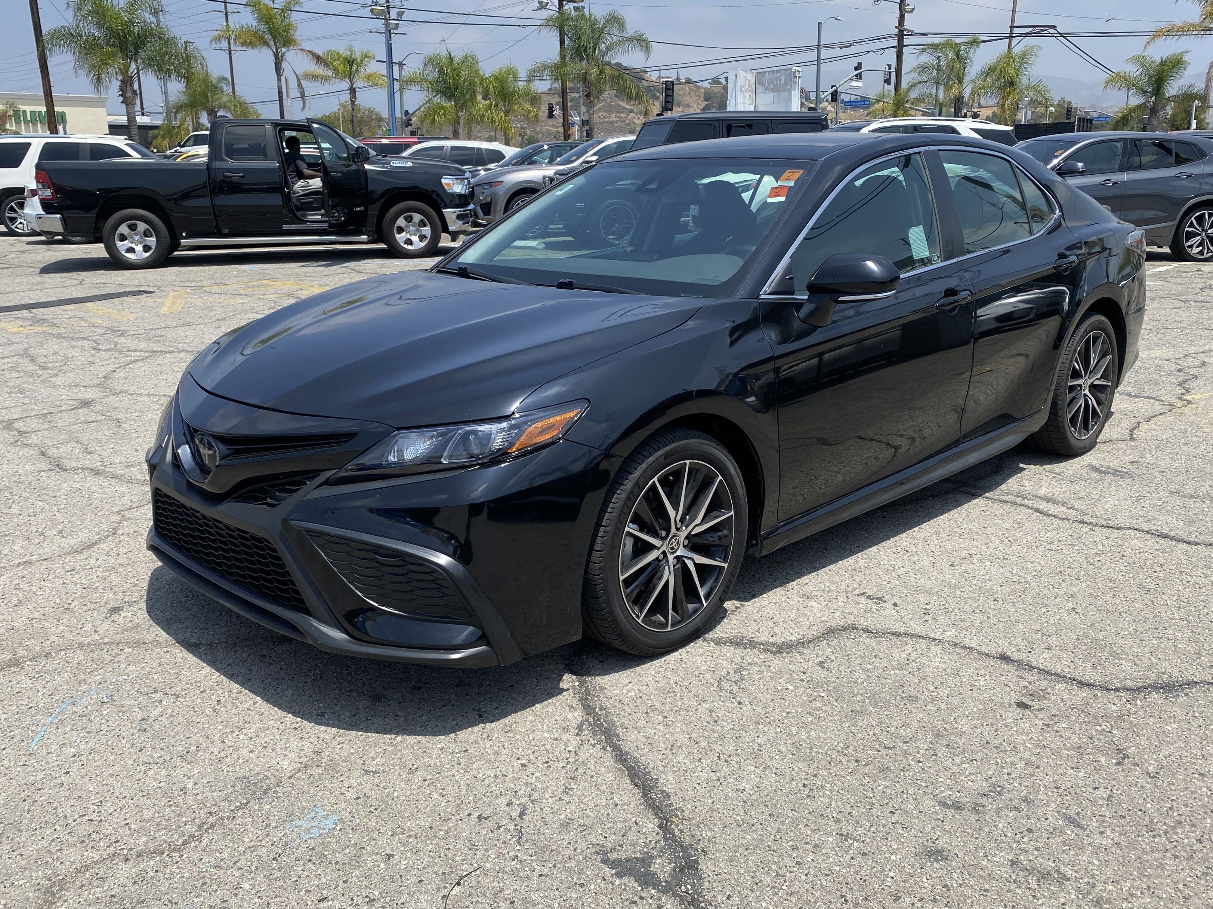 2022 Toyota Camry SE